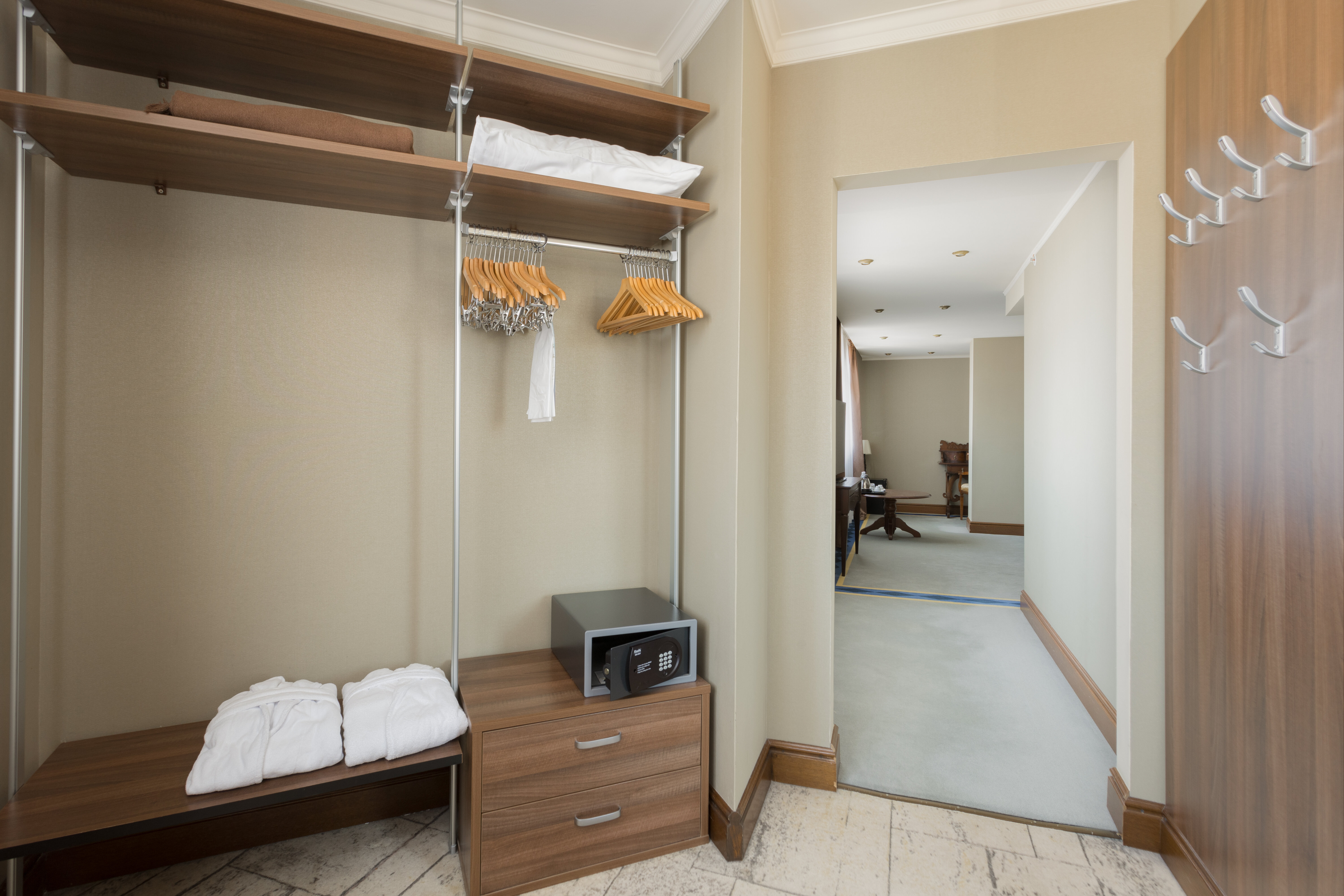 Люкс королевы (+ билеты  в Сочи Парк)