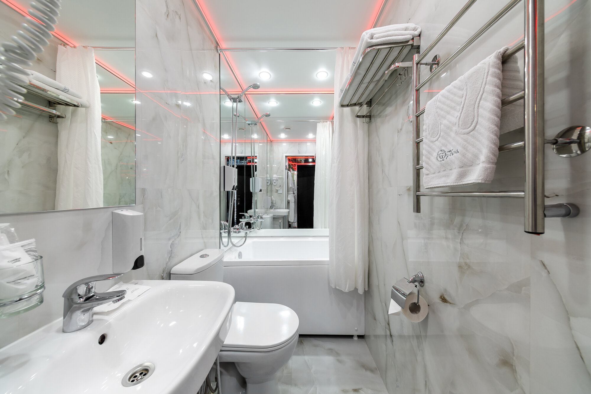 Улучшенный номер с кроватью размера «queen-size»