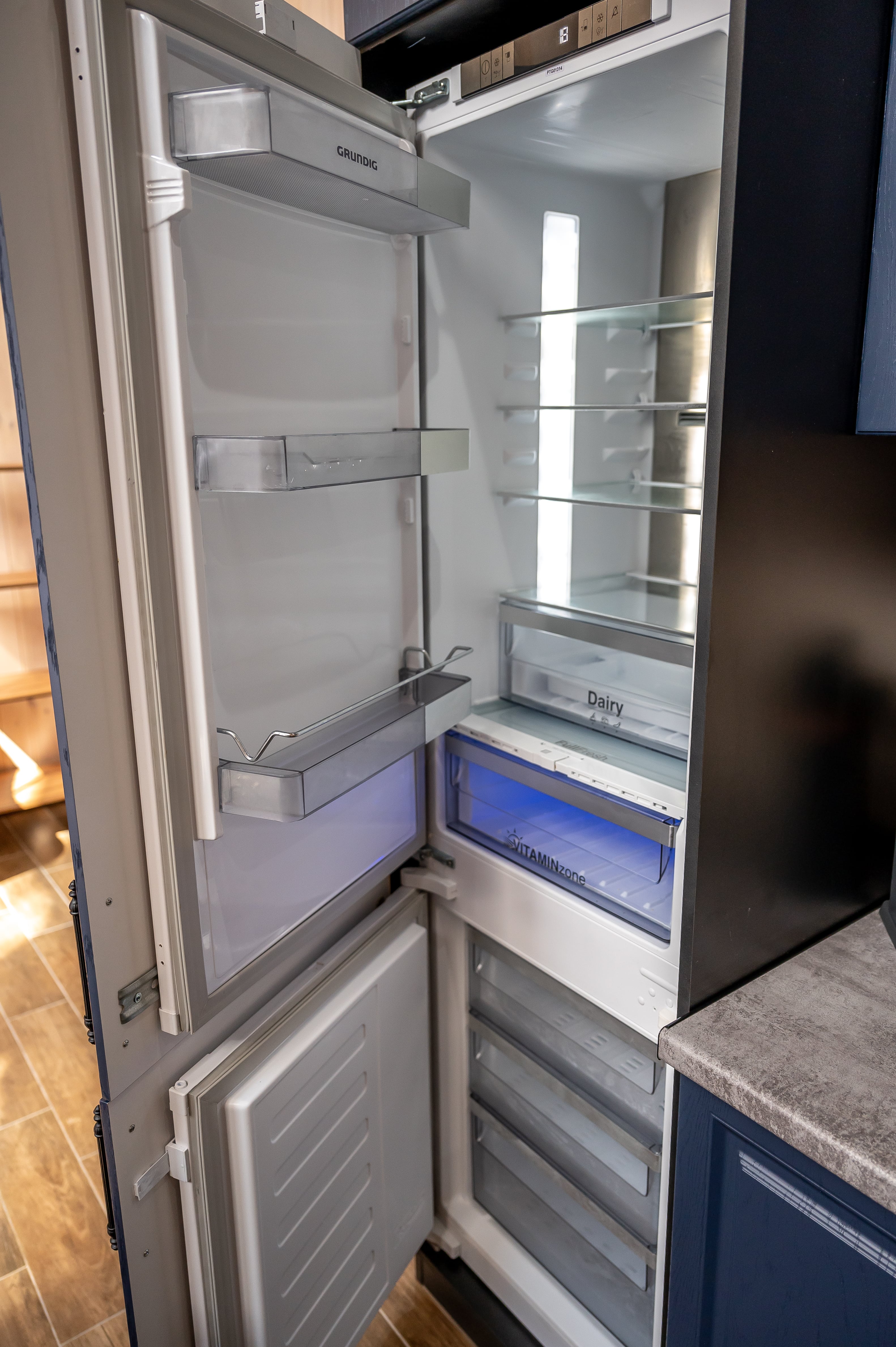 Дом  двухэтажный с навесом, мангалом и встроенной сауной (за отдельную плату), подогреваемый бассейн под открытым небом включен в стоимость проживания.