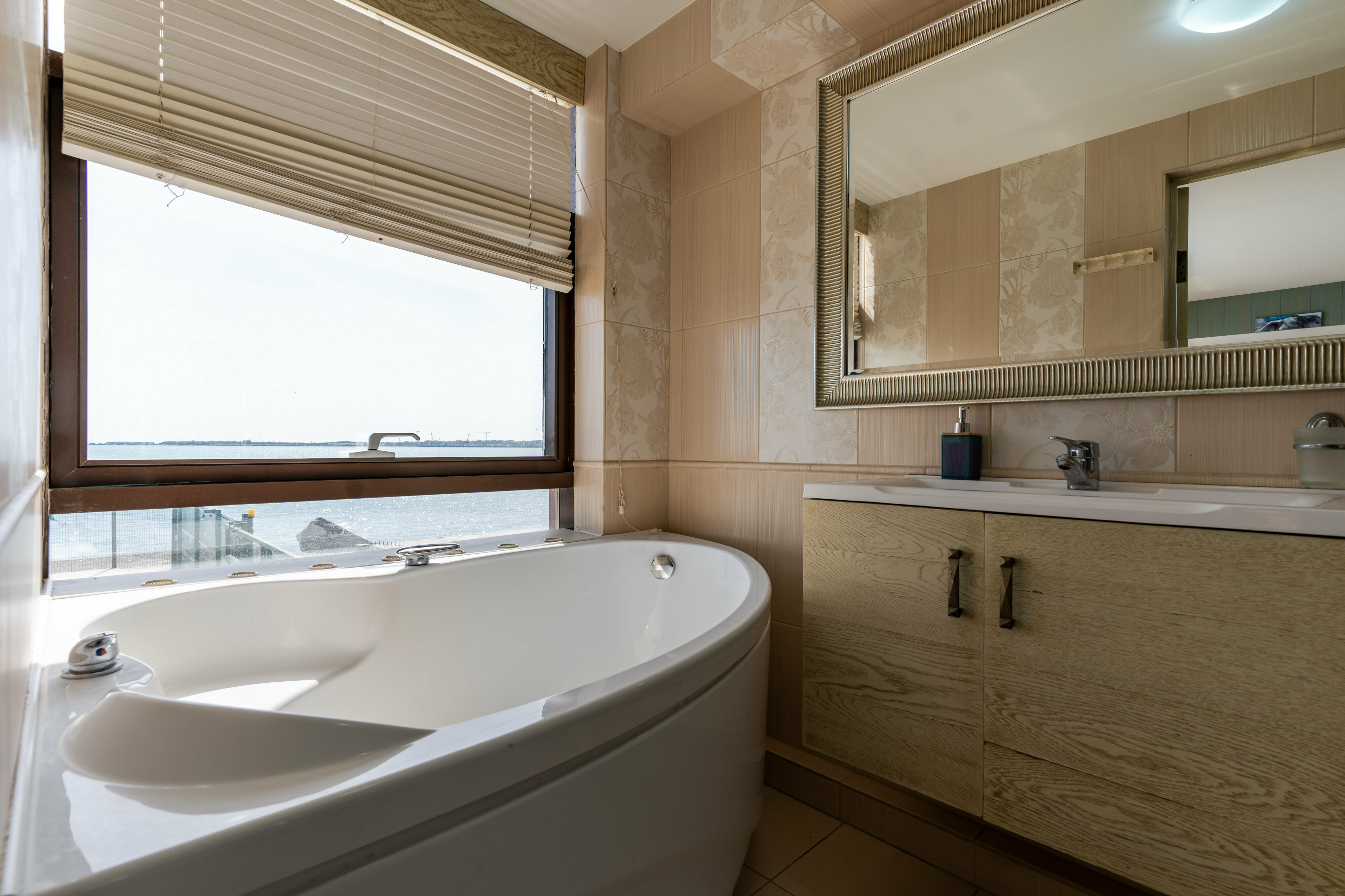 Люкс с видом на море