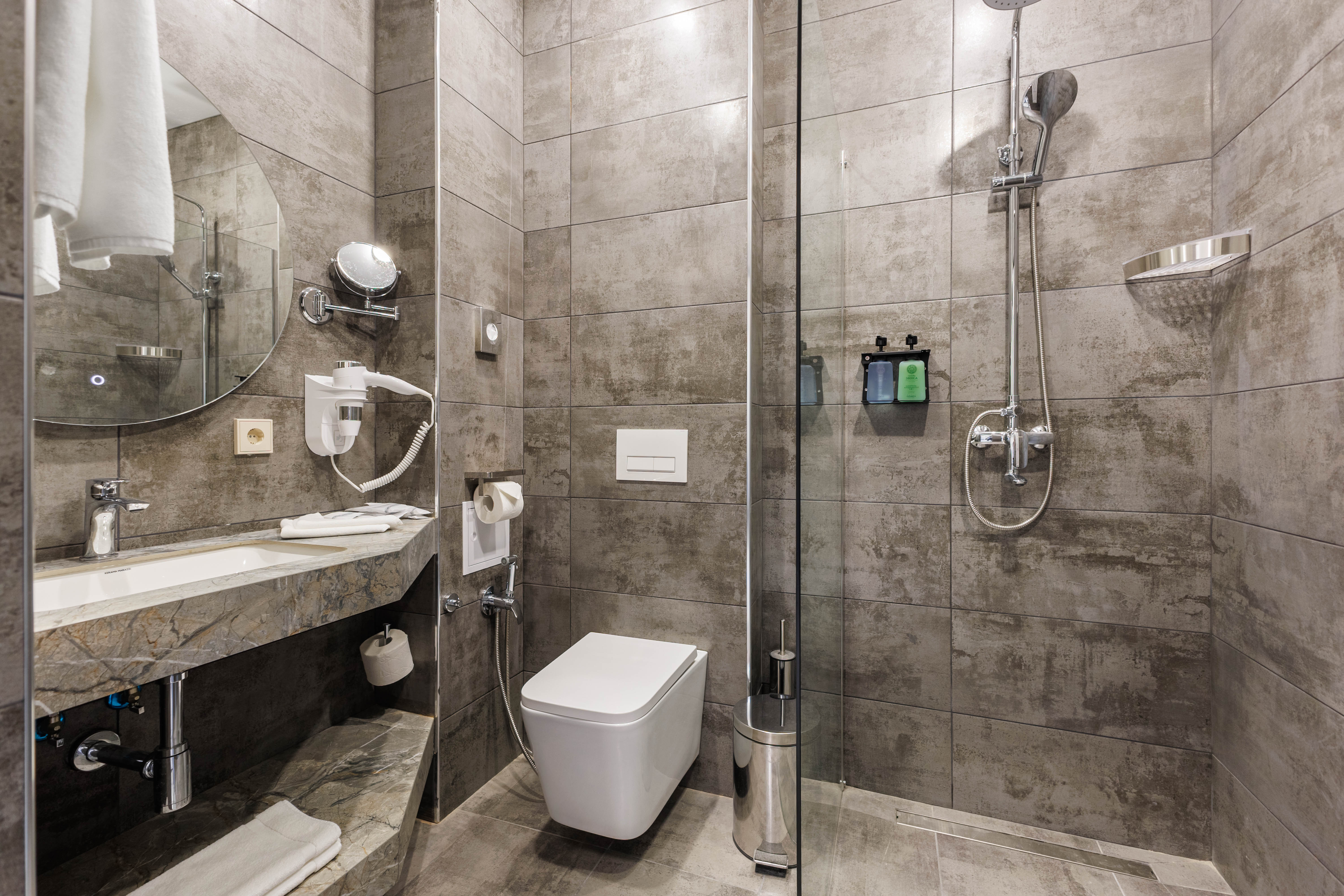 Семейный двухкомнатный номер с балконом МГН