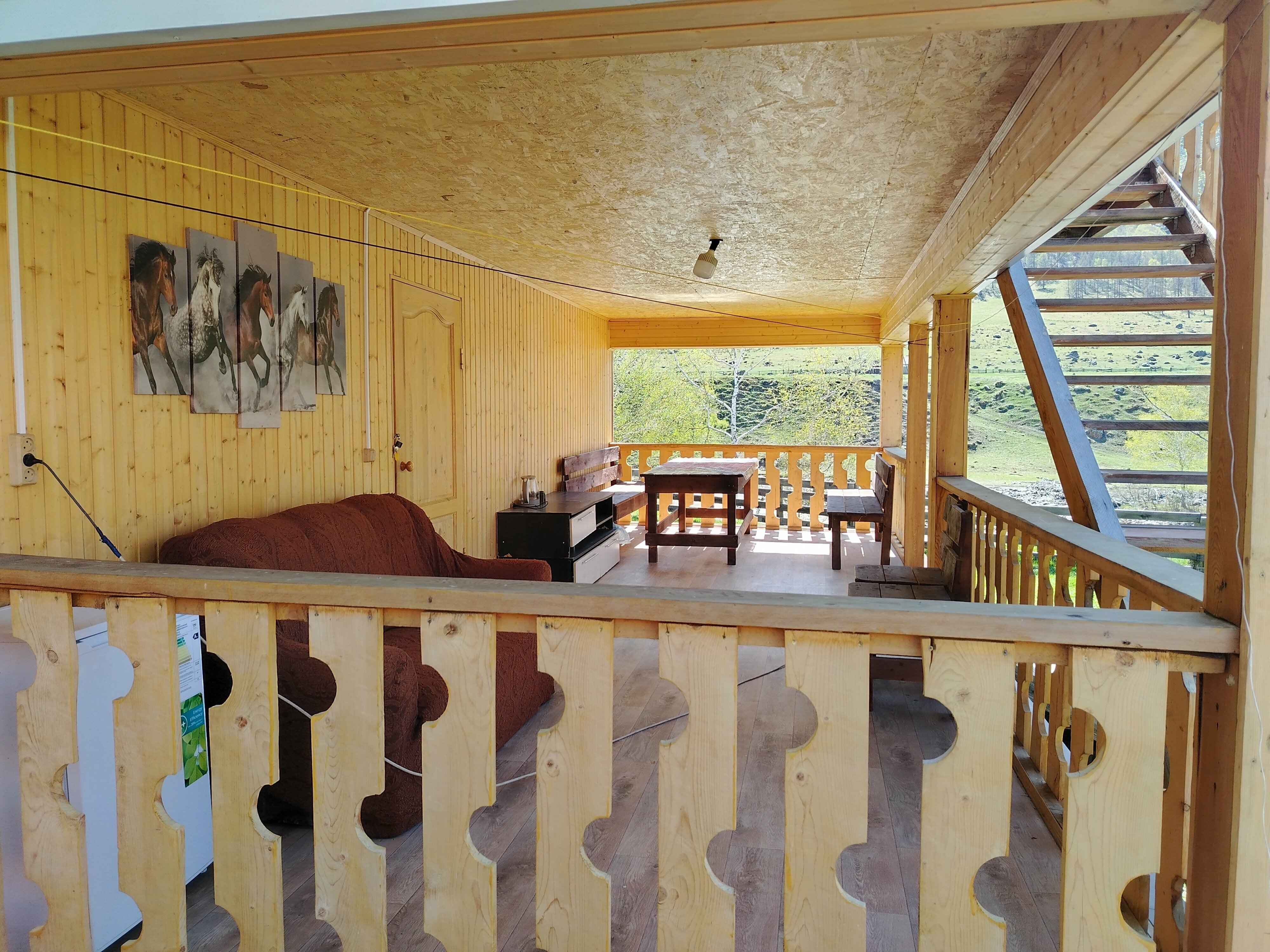 Коттедж с балконом