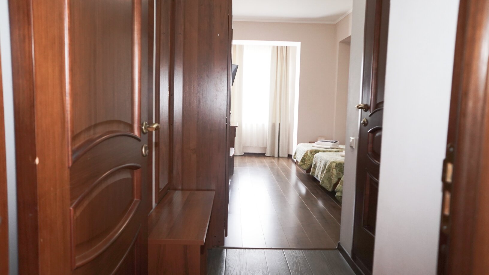 3-местный (2+1)