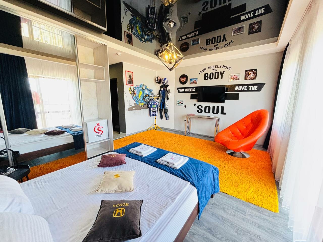 Трехместный номер с балконом