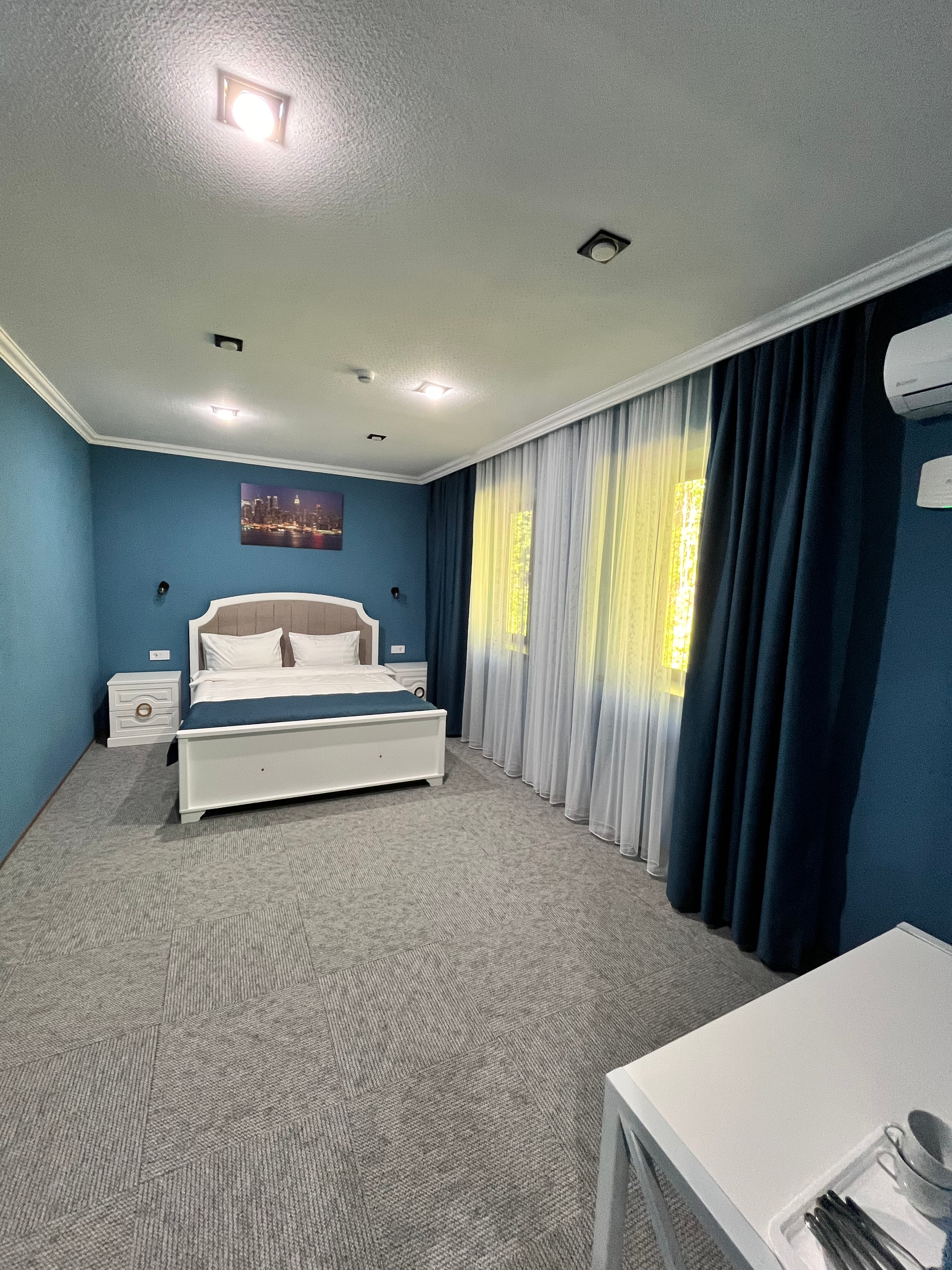 Семейный номер с общей ванной комнатой