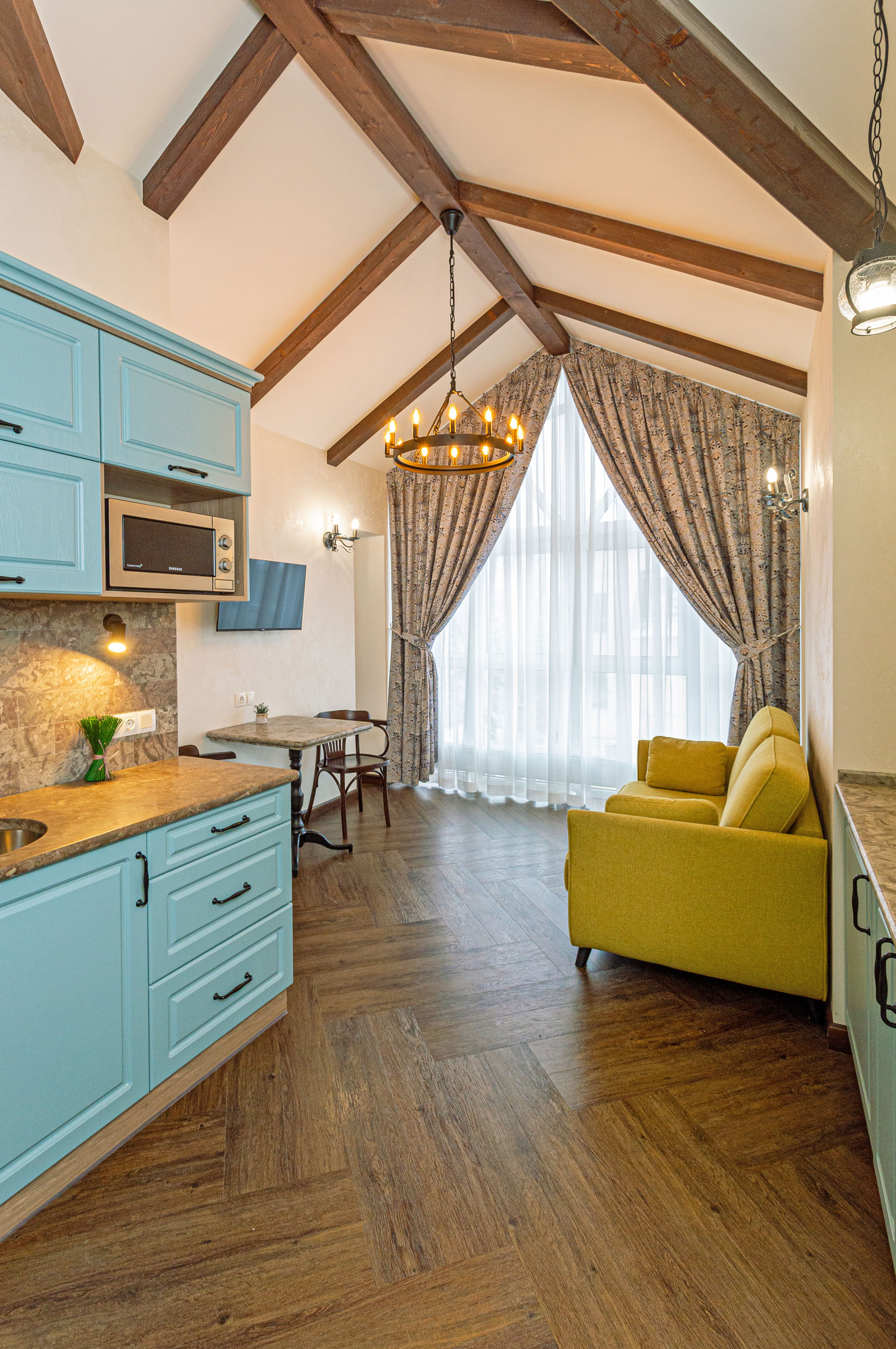 Люкс с кроватью размера «king-size» и гидромассажной ванной