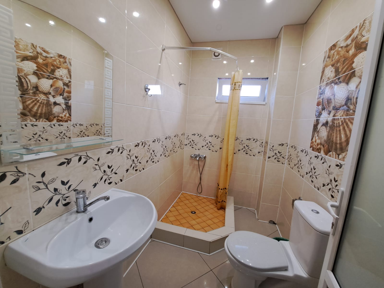 Одноместный номер с общей ванной комнатой