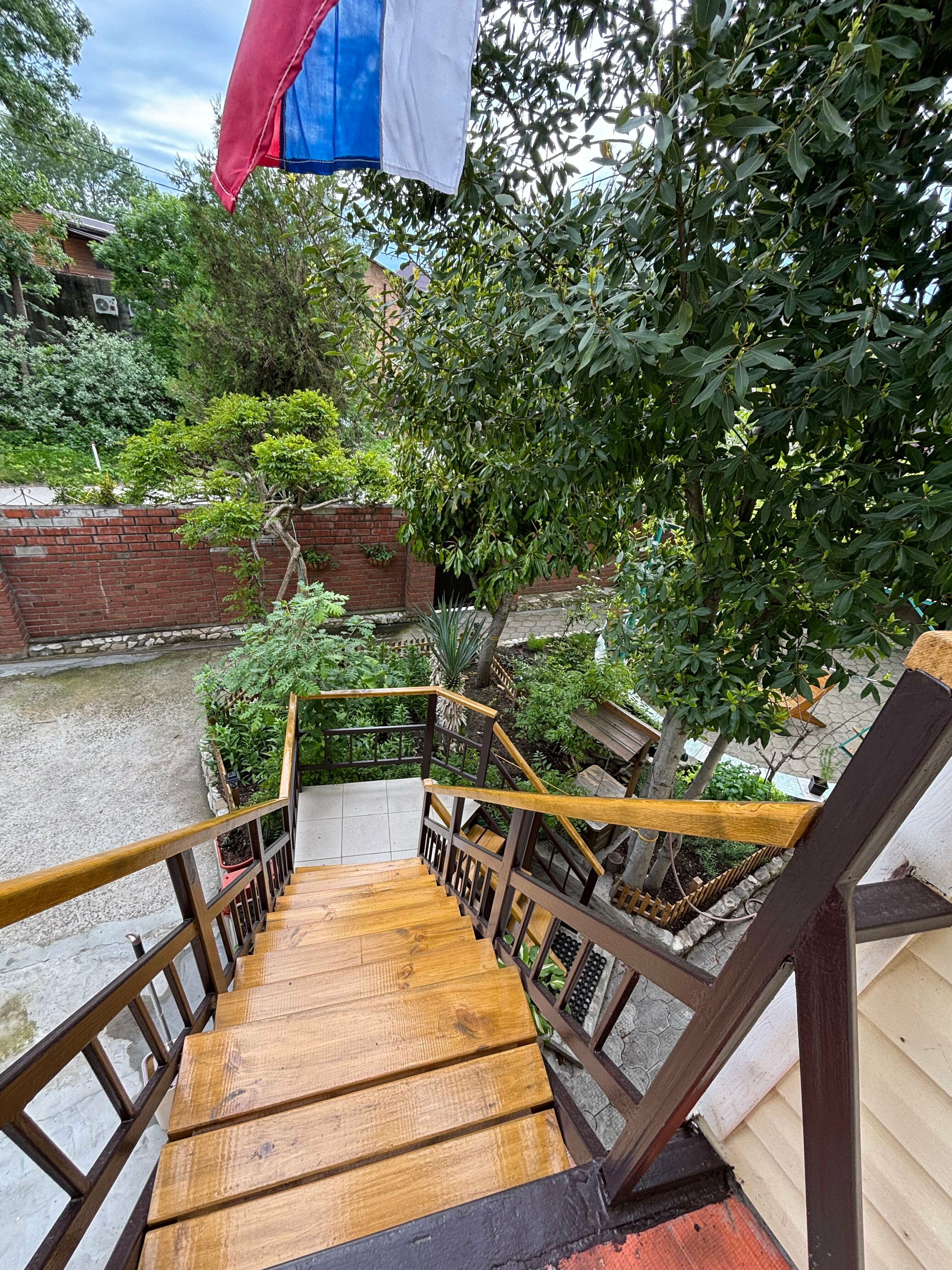 Двухкомнатный номер с балконом и отдельным входом