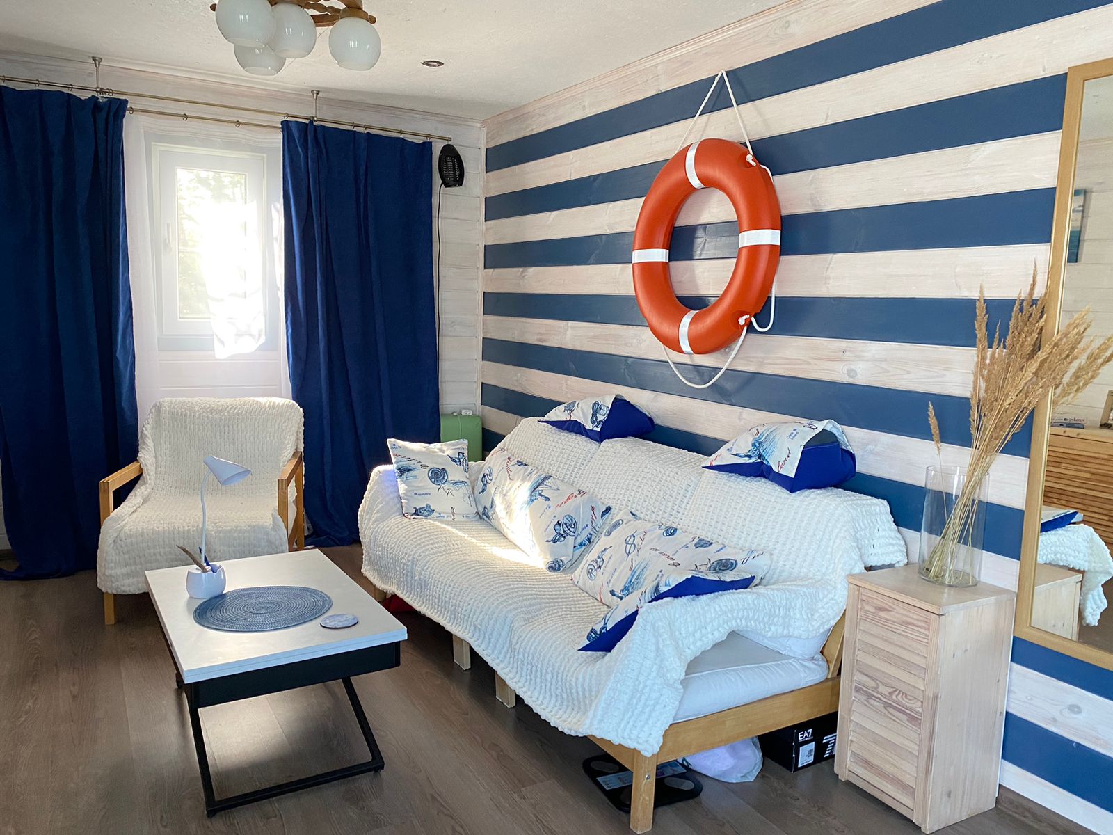 Дом на воде (Хаусбот) с баней и камином