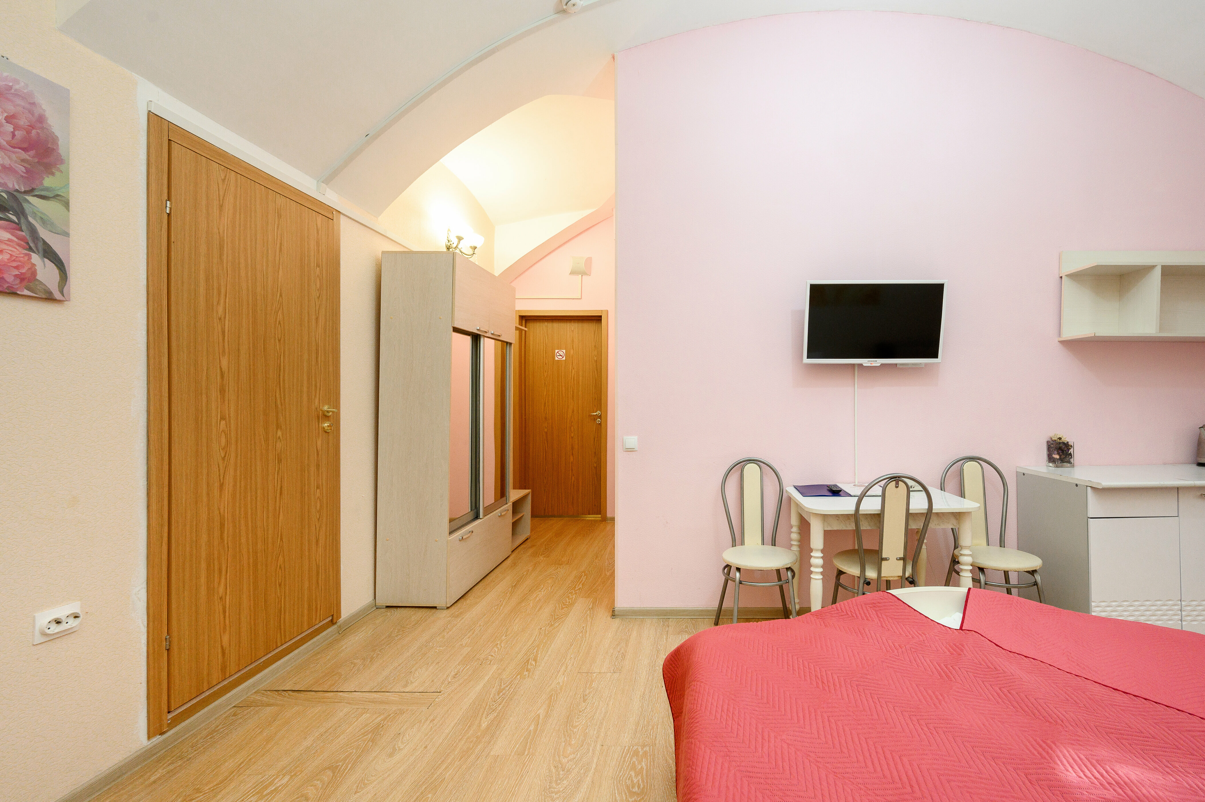 Номер комфорт с 1 двуспальной кроватью