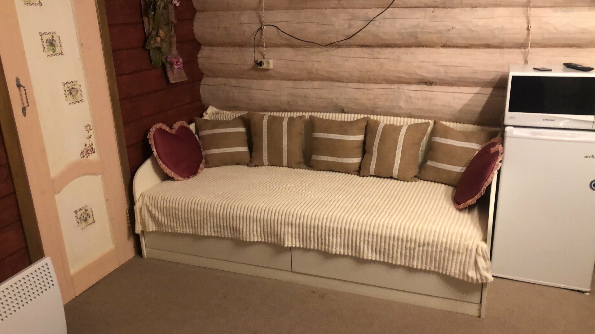 Трехместный номер с собственной ванной комнатой