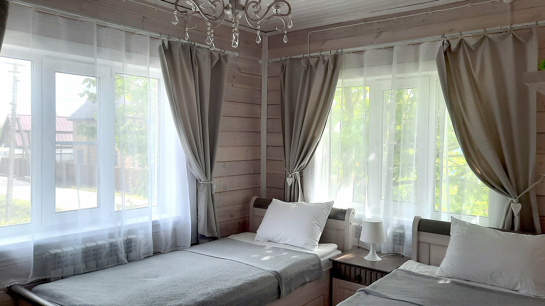 Двухместный номер с 2 отдельными кроватями и душем