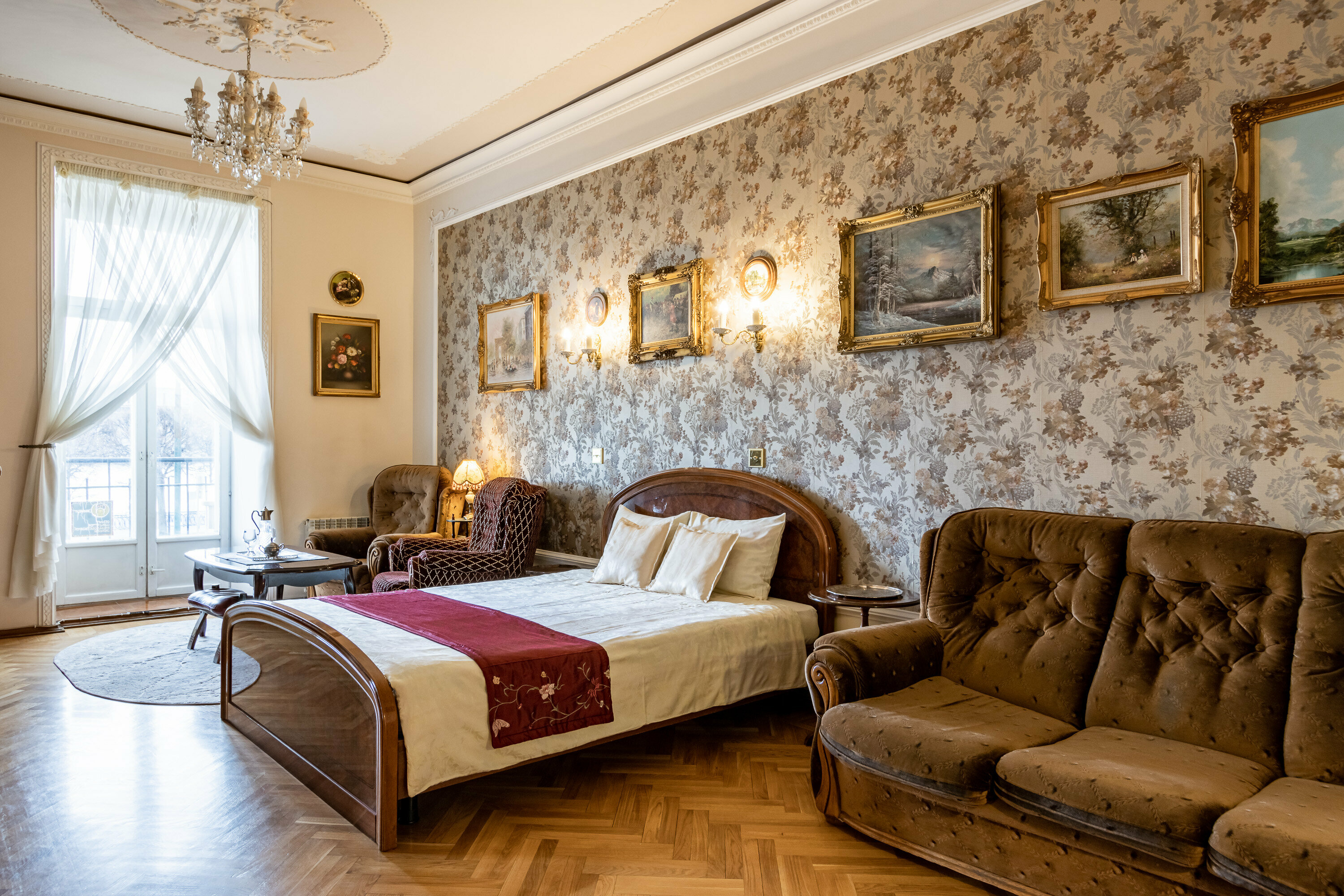 Семейные апартаменты "Дворянское гнездо" (персональный душ вне комнаты)