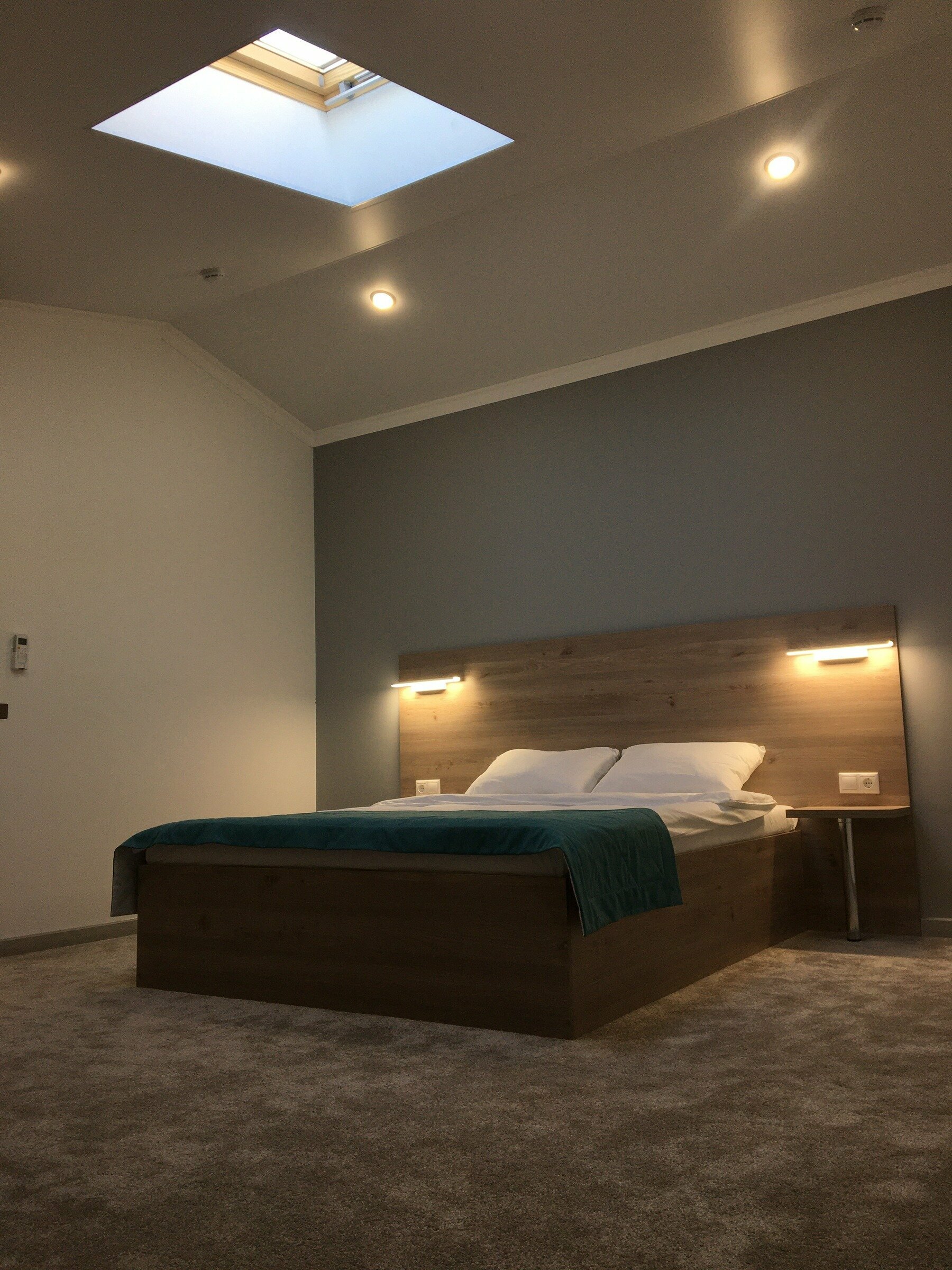 Двухместный номер с мансардным окном