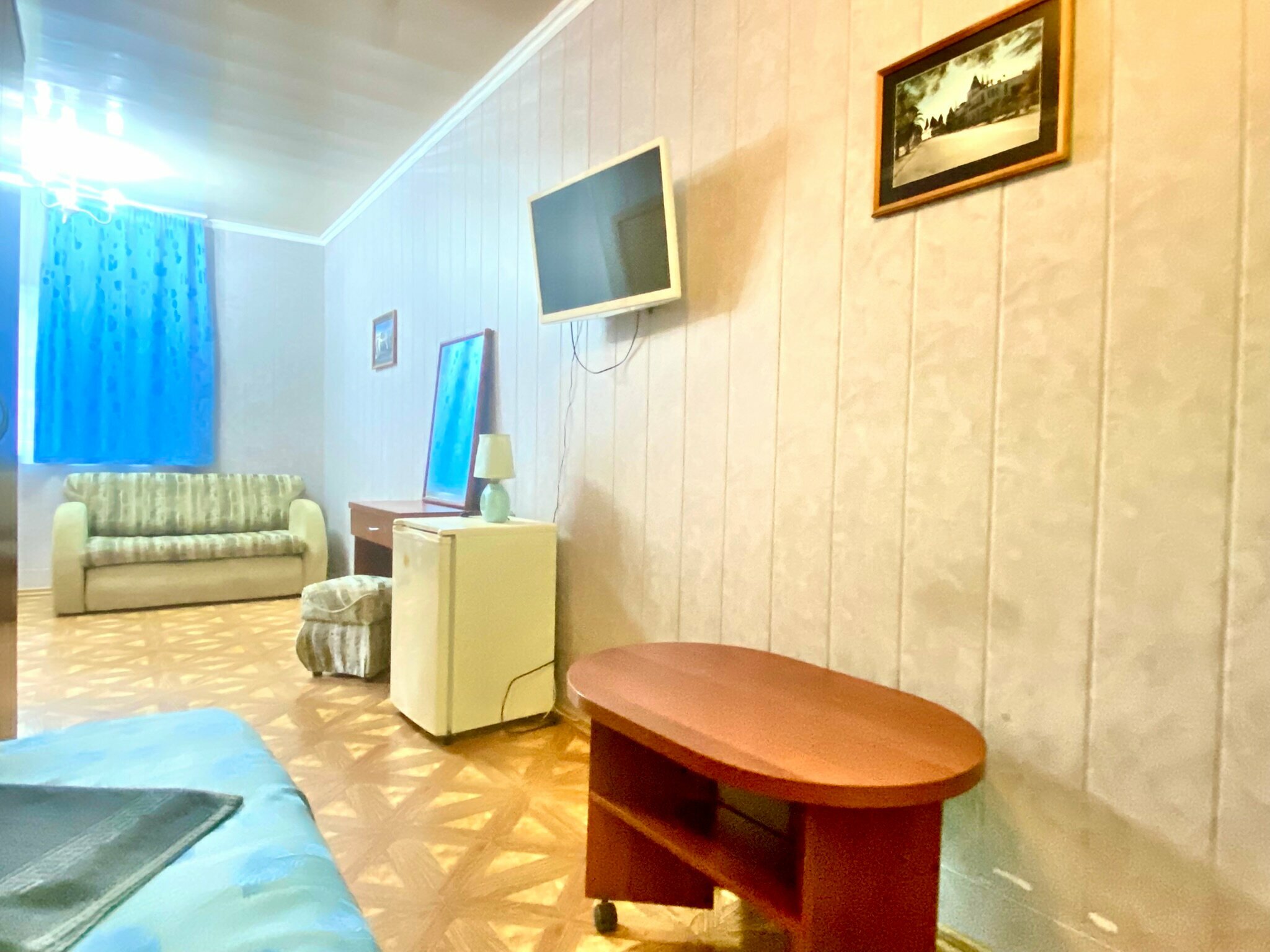 Трехместный номер с балконом