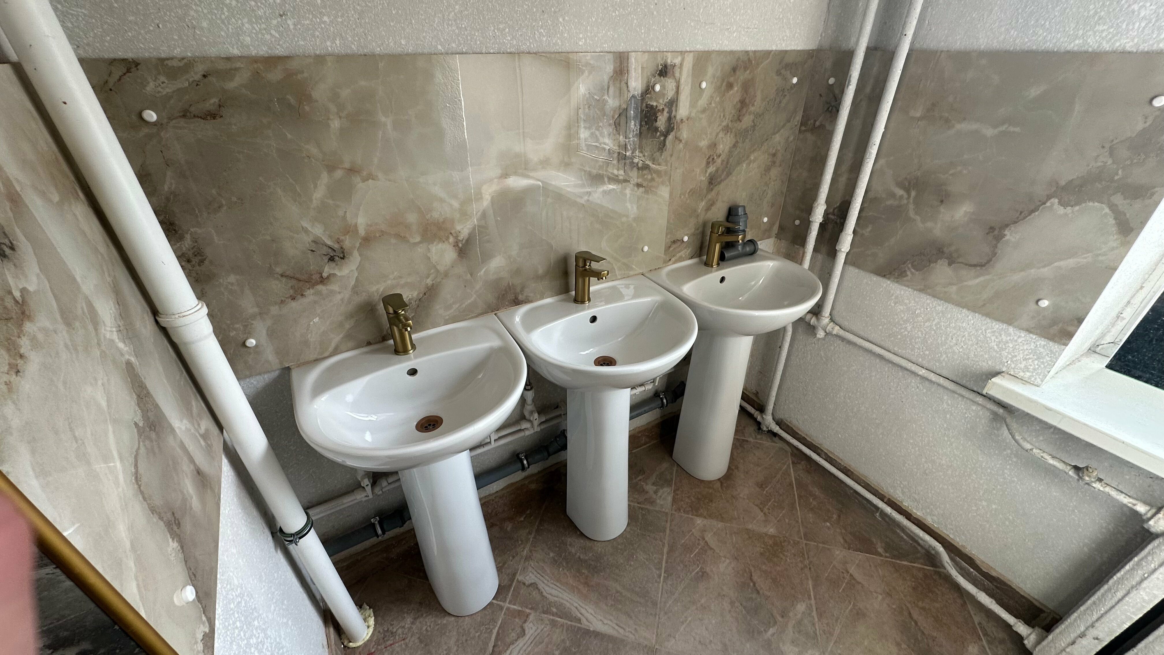 Общий 8-местный номер для мужчин