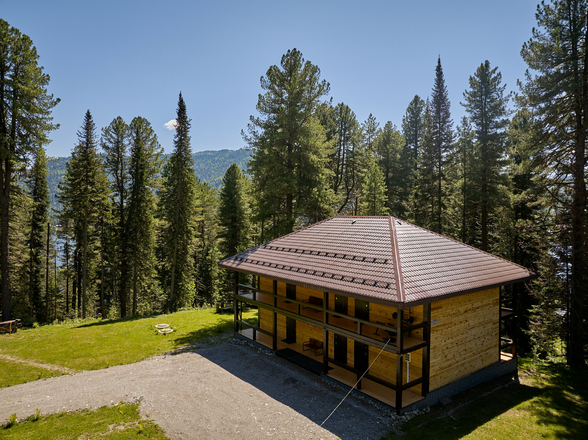 Улучшенный двухместный номер с 2 отдельными кроватями