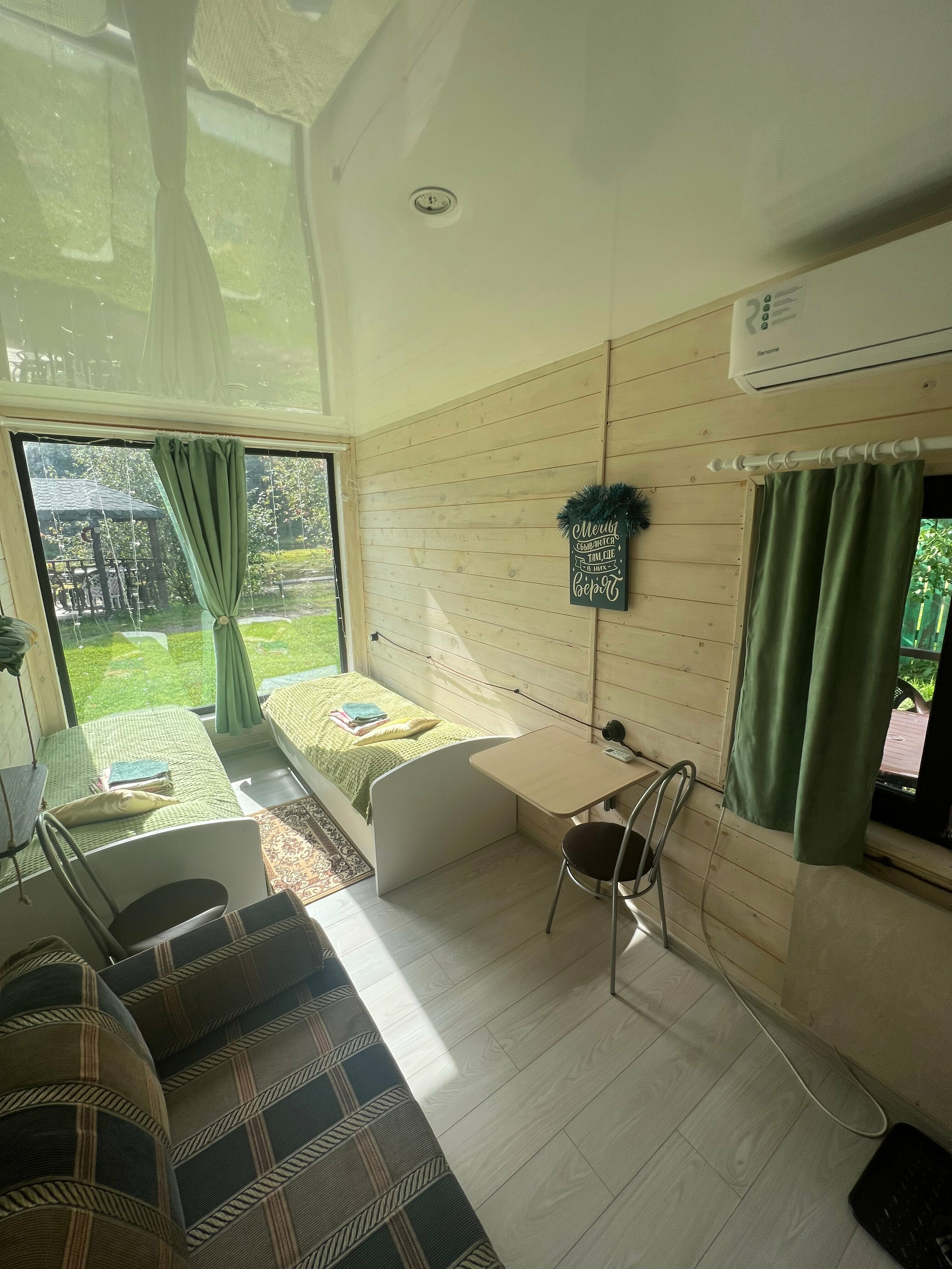 Студия с панорамным видом на реку