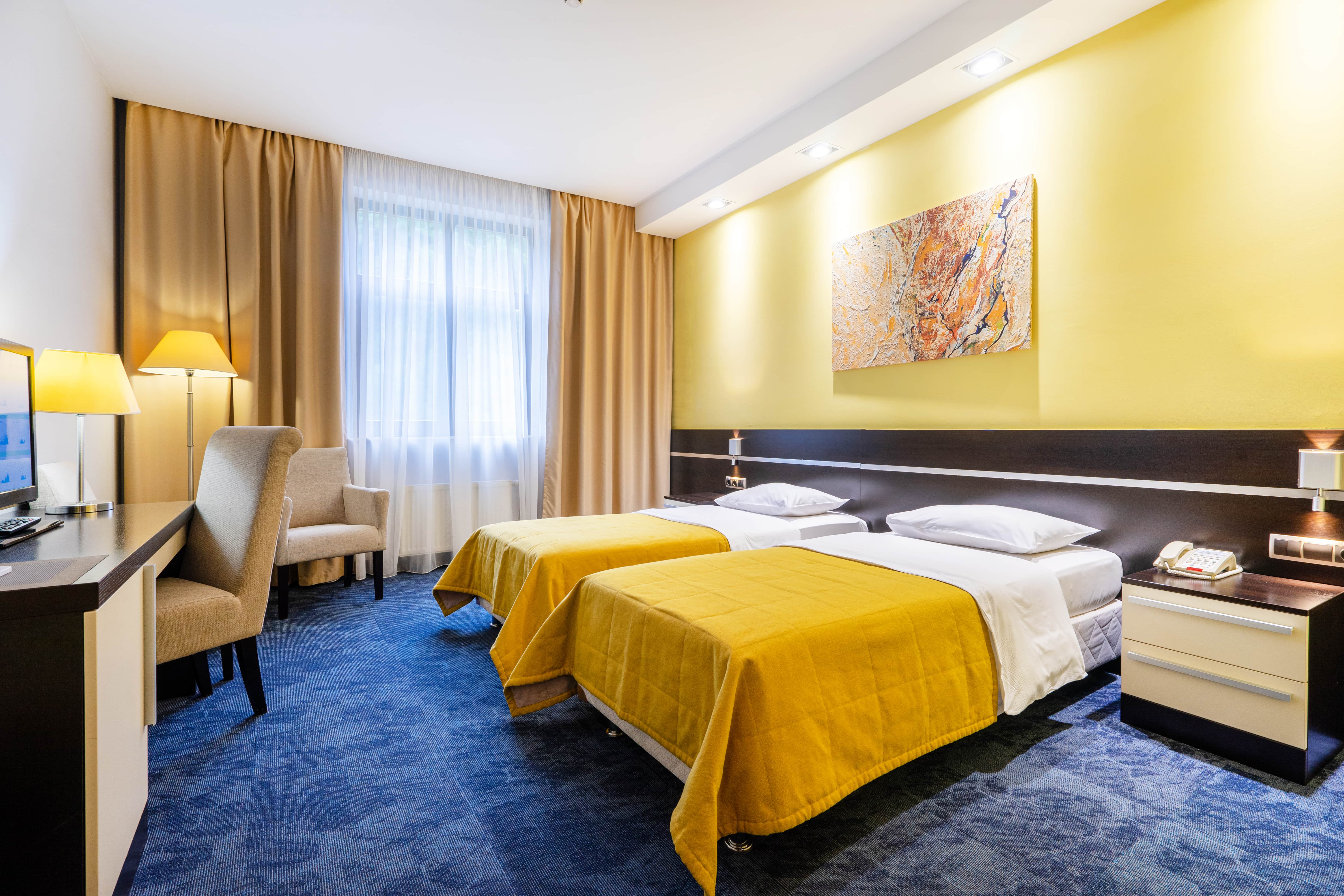 Супериор с двумя раздельными кроватями и видом на лес