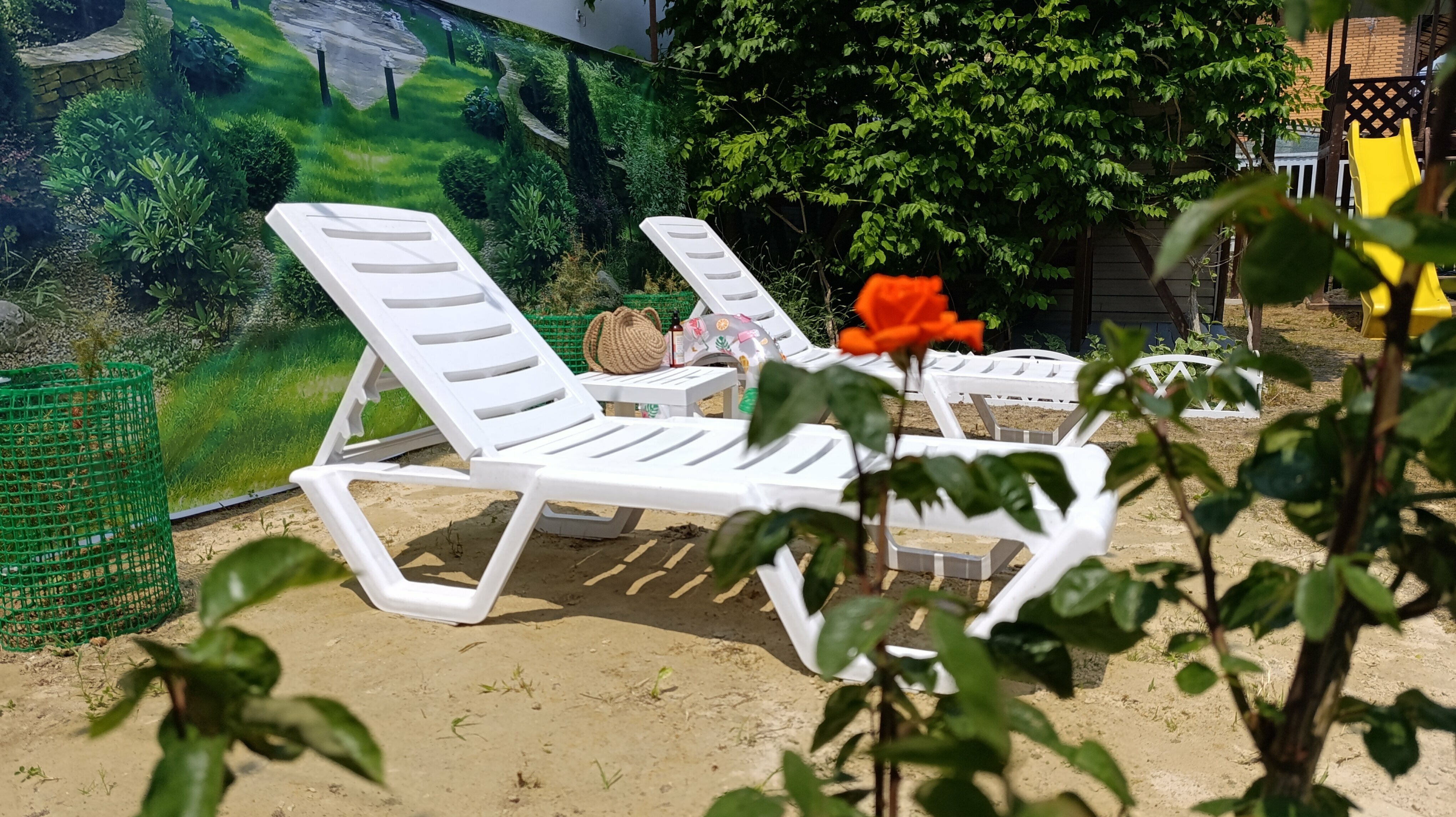 Трехместный номер с видом на озеро