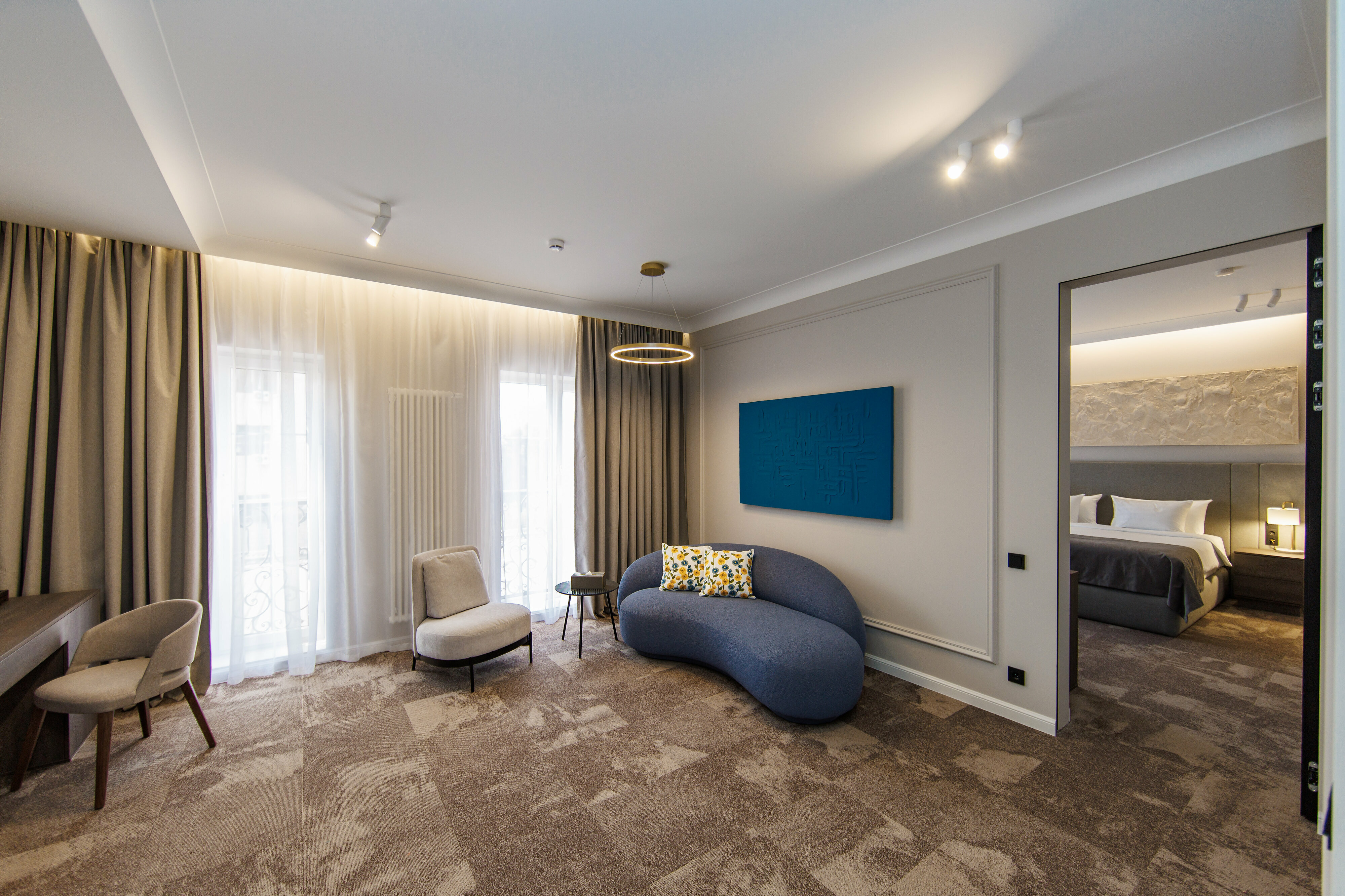 Люкс с кроватью размера «queen-size»