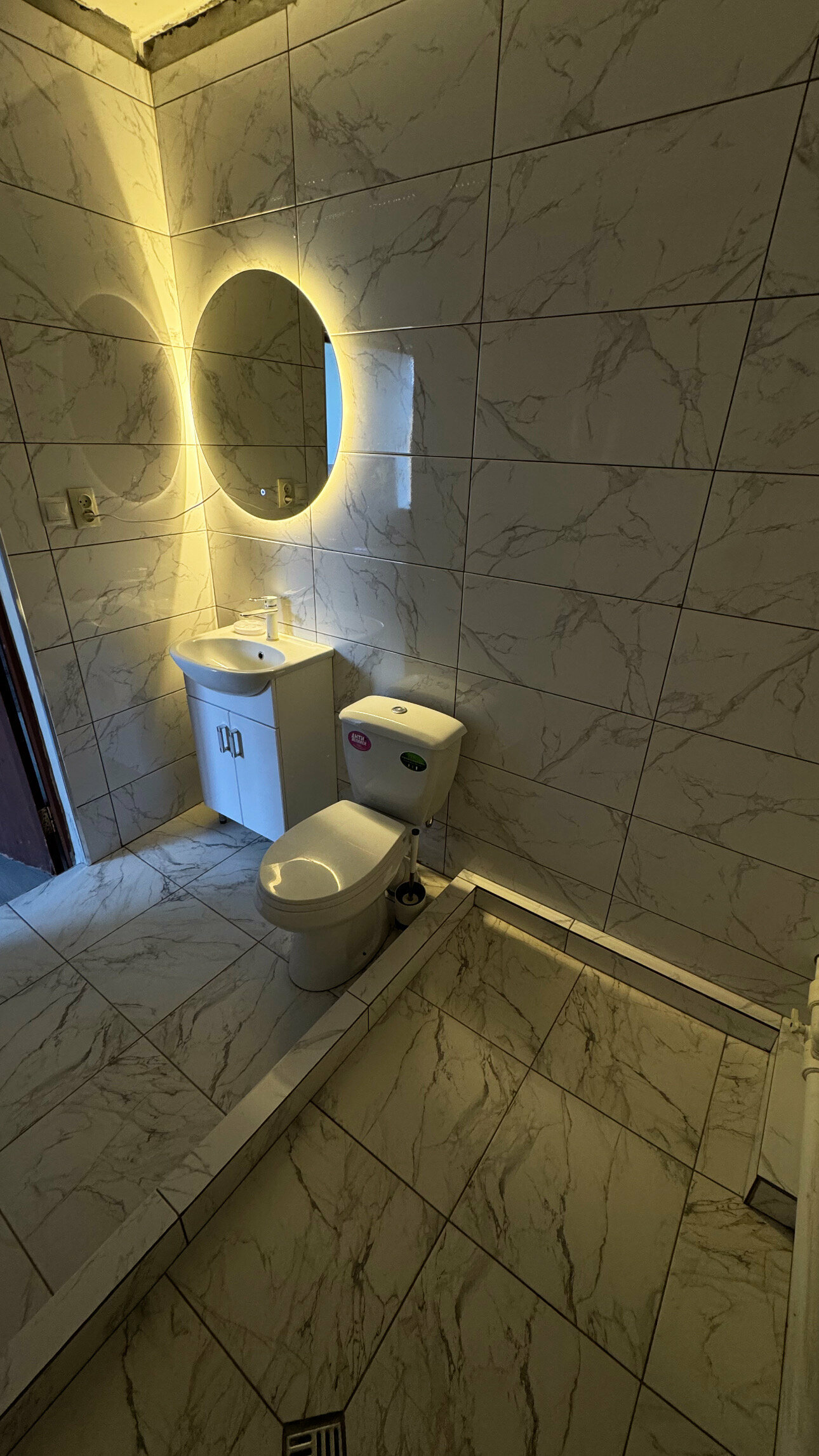 Двухместный номер эконом-класса с 2 отдельными кроватями