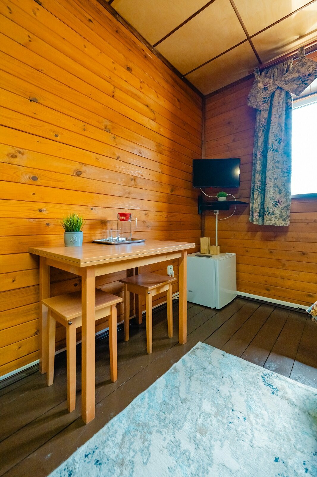 Трехместный номер с общей ванной комнатой