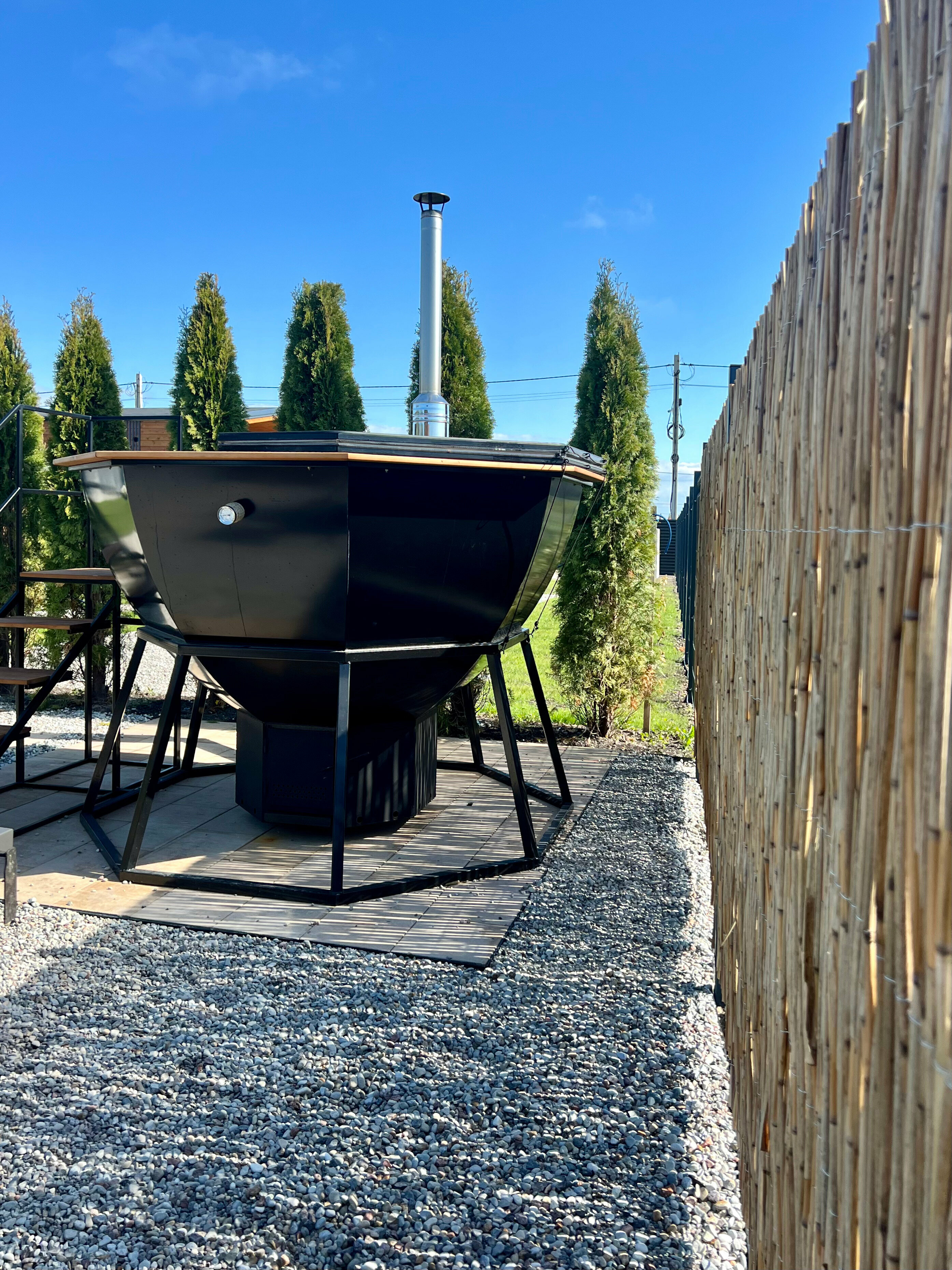 Дом с высокими потолками и антресолью