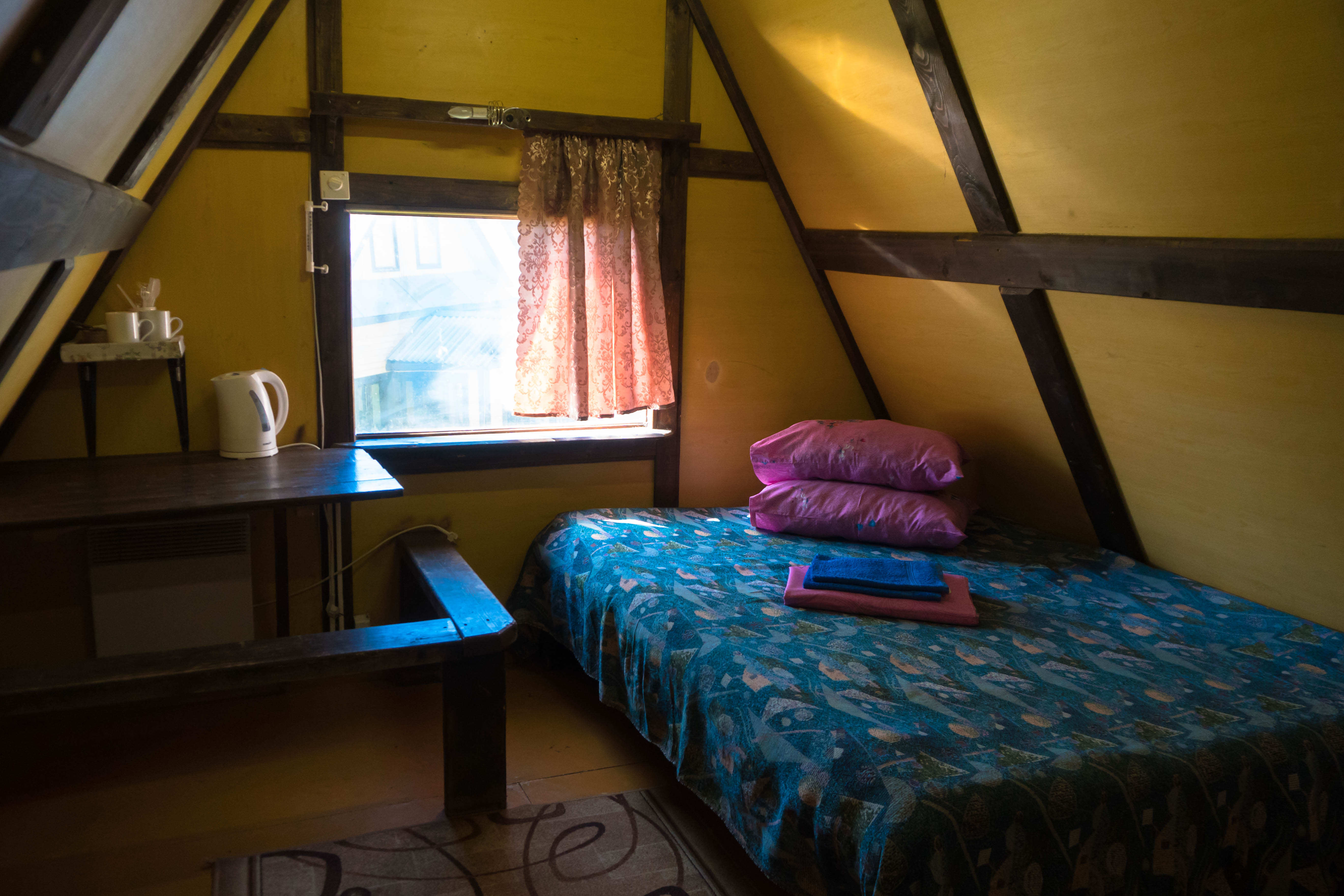 Двухместный домик с двуспальной кроватью