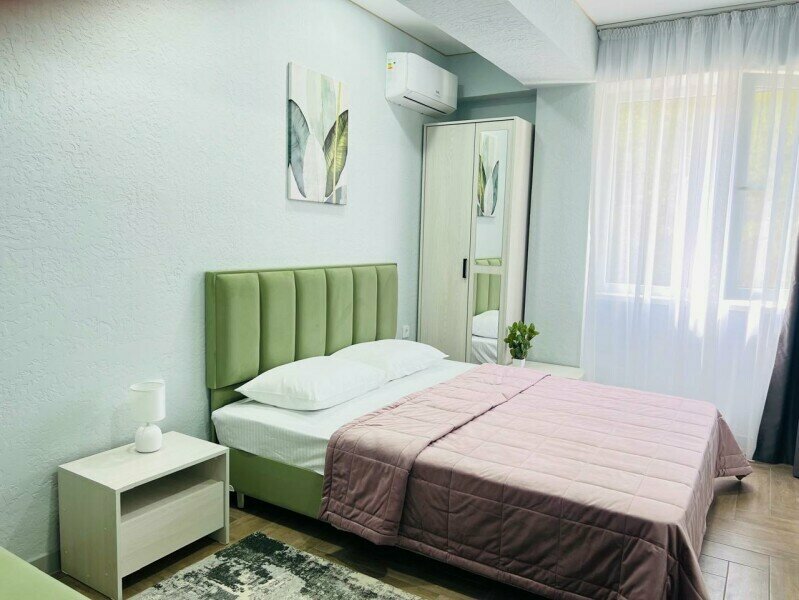 Студия с видом на бассейн