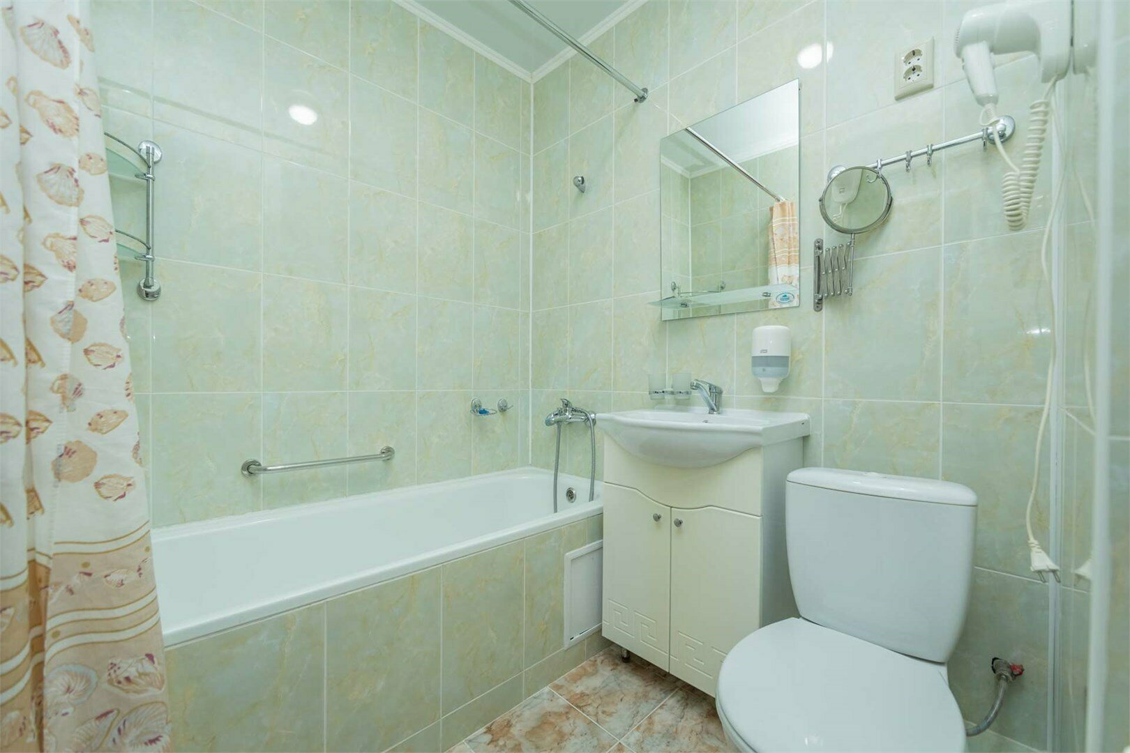 Семейный 2-х комнатный с балконом