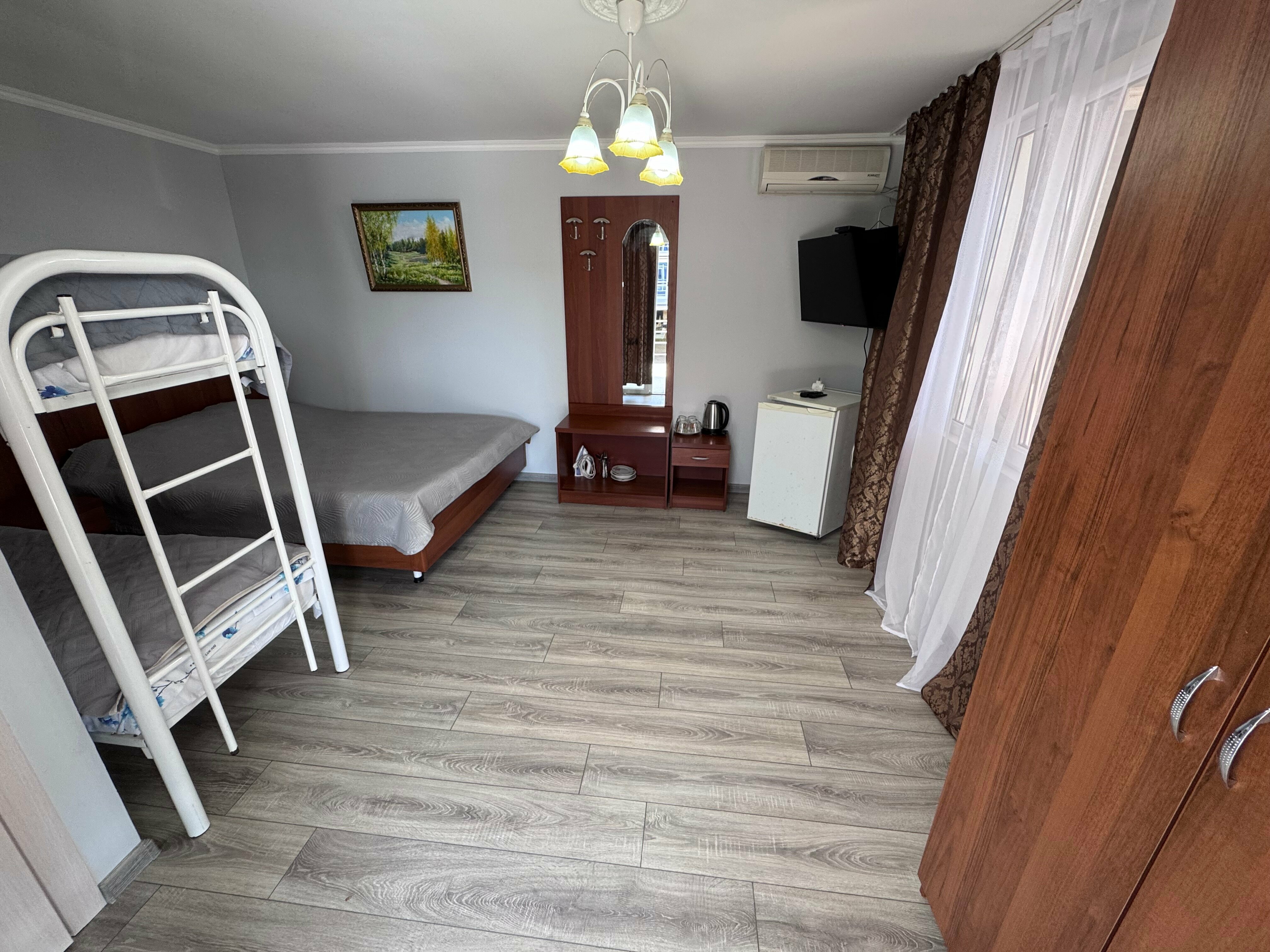 Семейный номер с видом на море