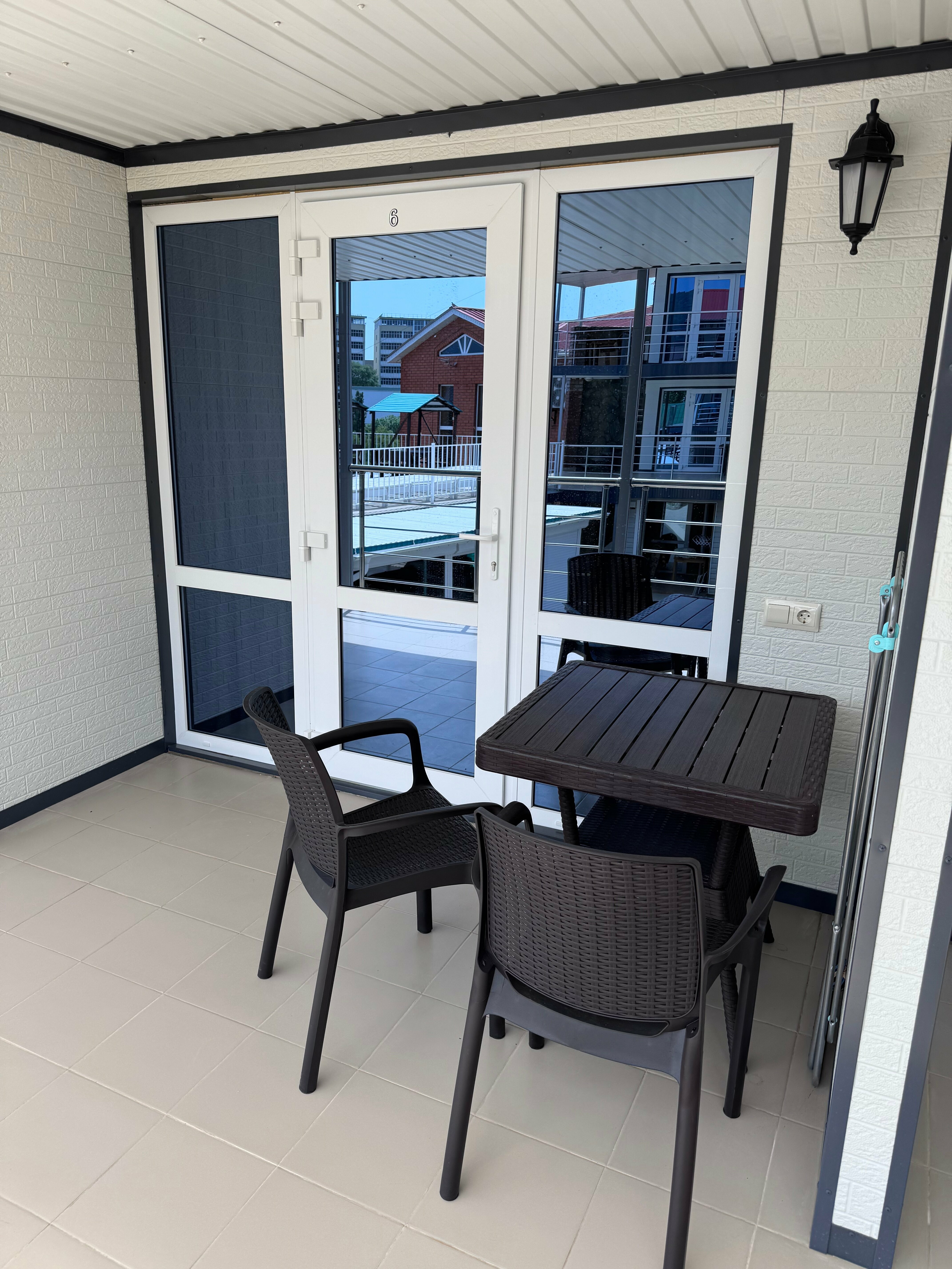 Улучшенный трехместный номер с видом на море