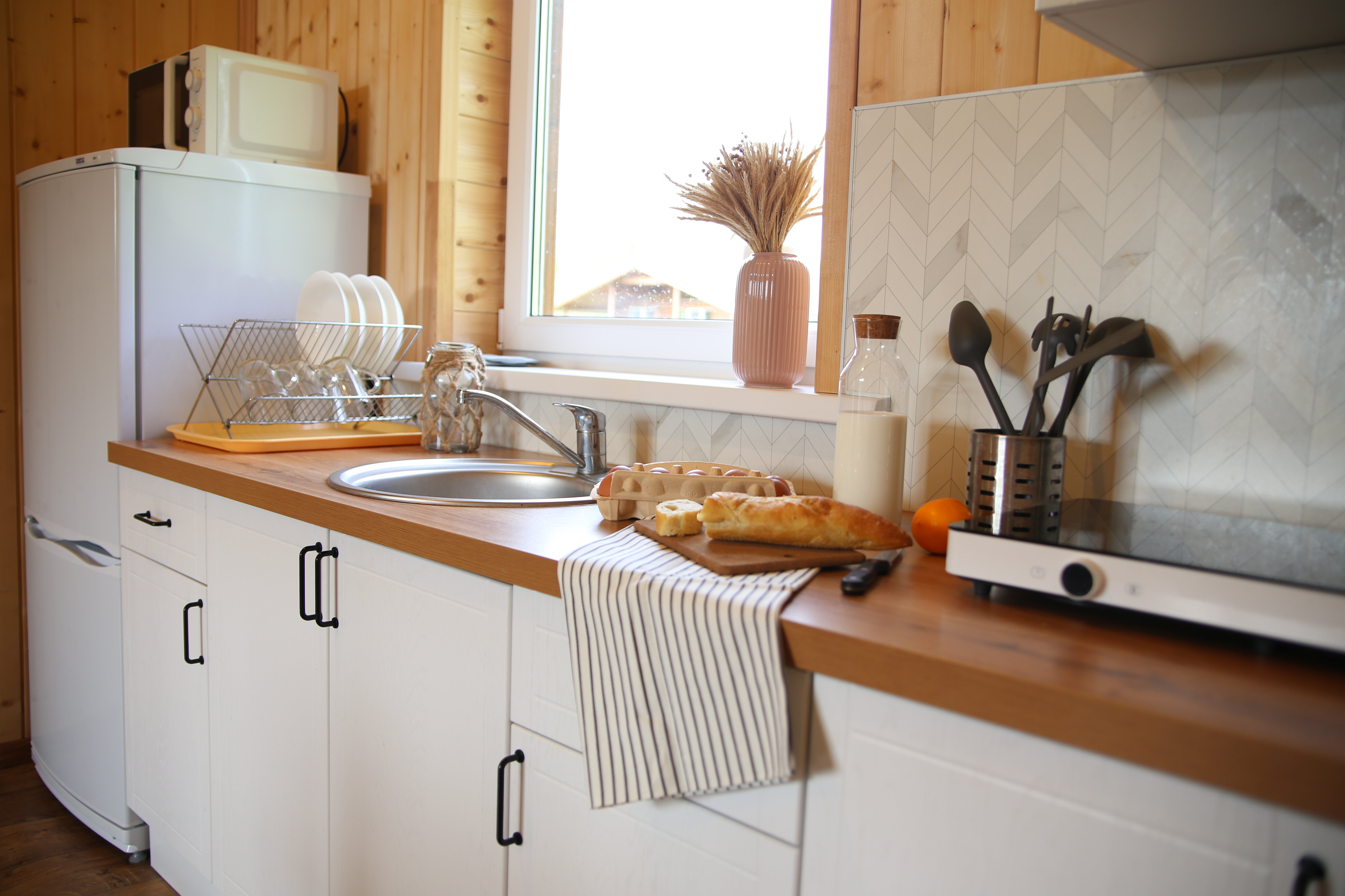 Ладога Хоум “Озеро”: Дом с большой террасой в лесу