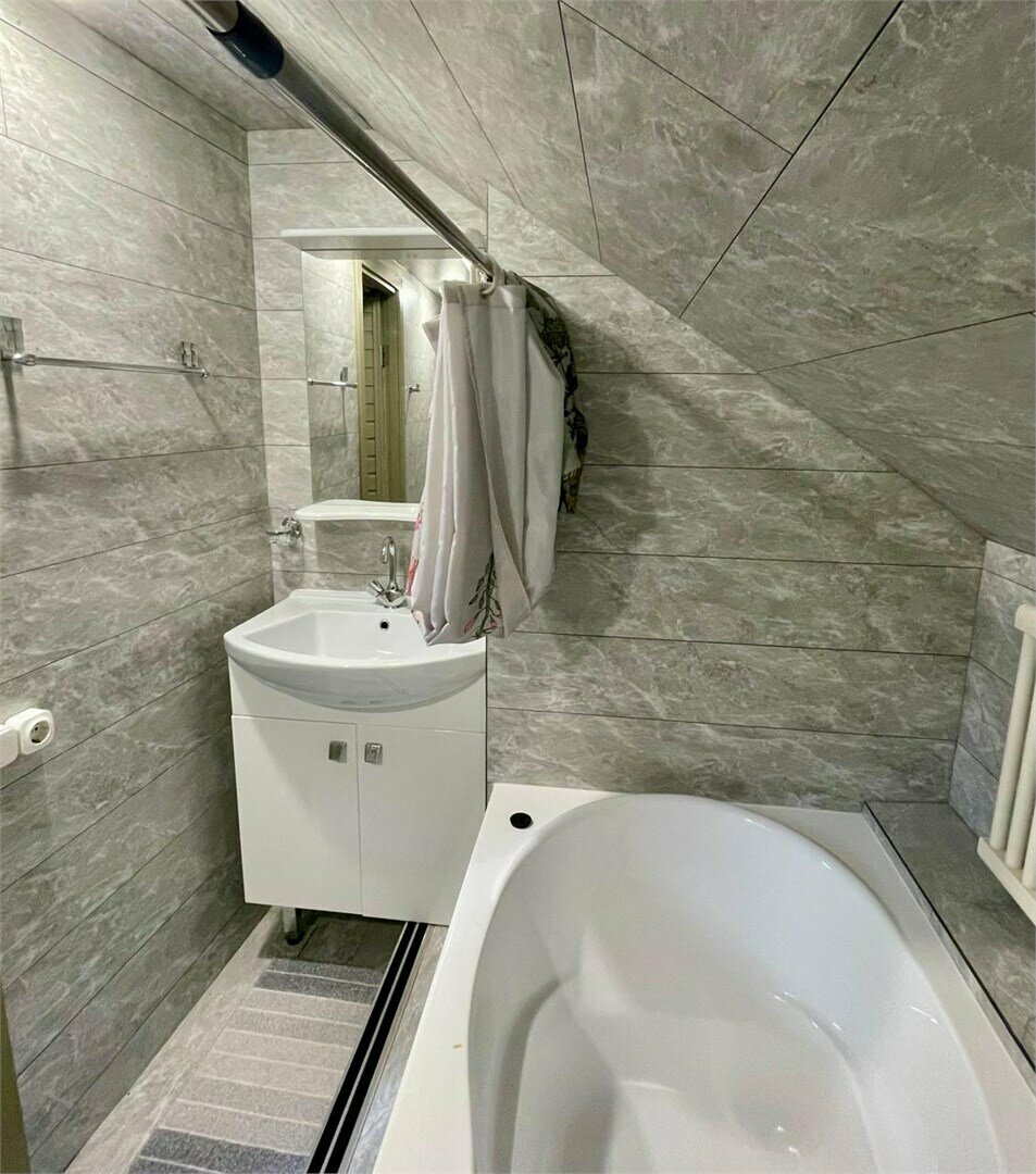 1 категория (Четырех-местный номер с отдельным входом, мансарда)