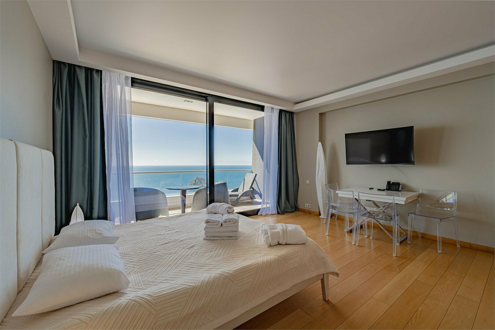 Апартаменты-студия с видом на море