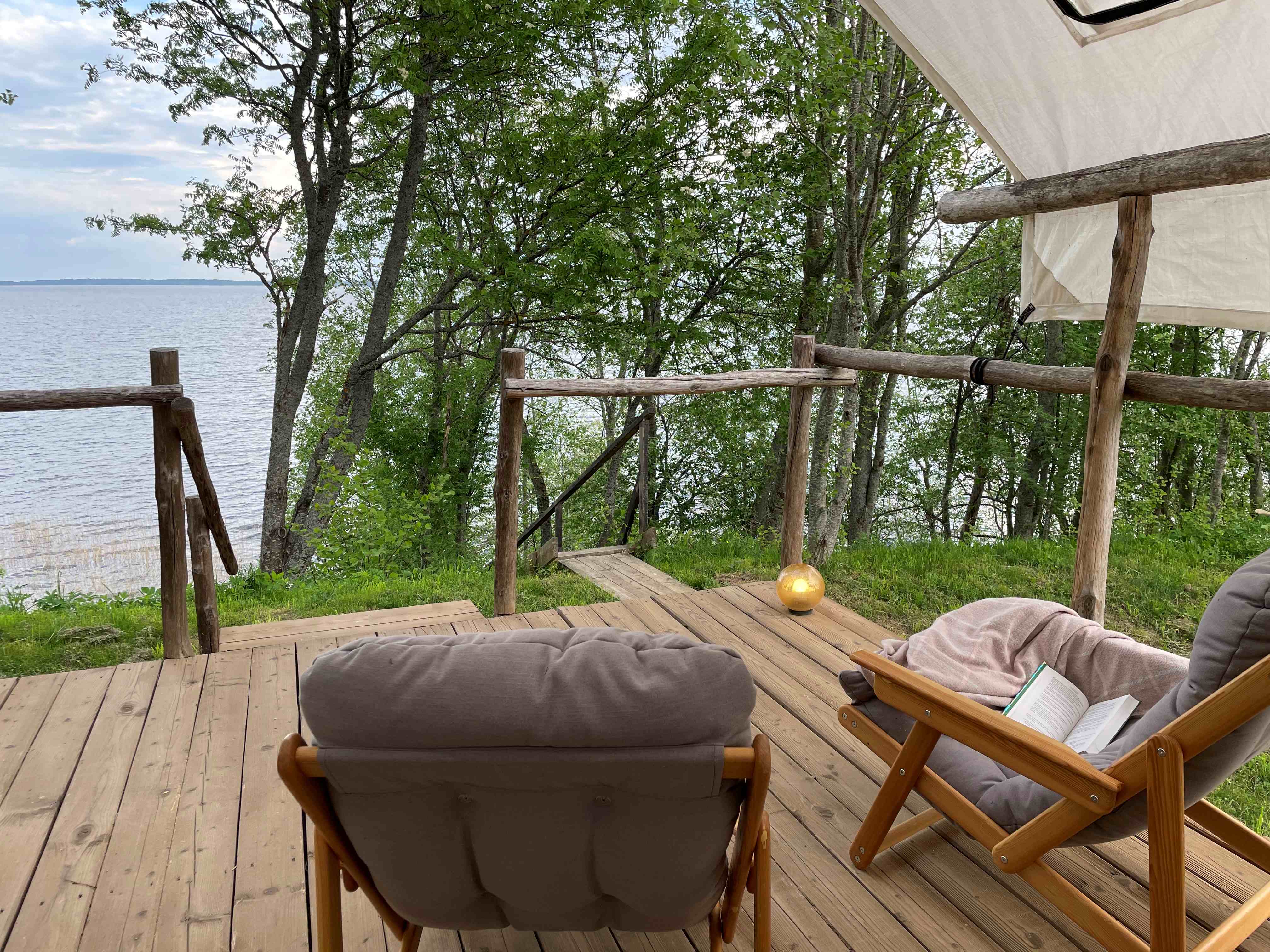 Эко-глэмпинг на берегу озера