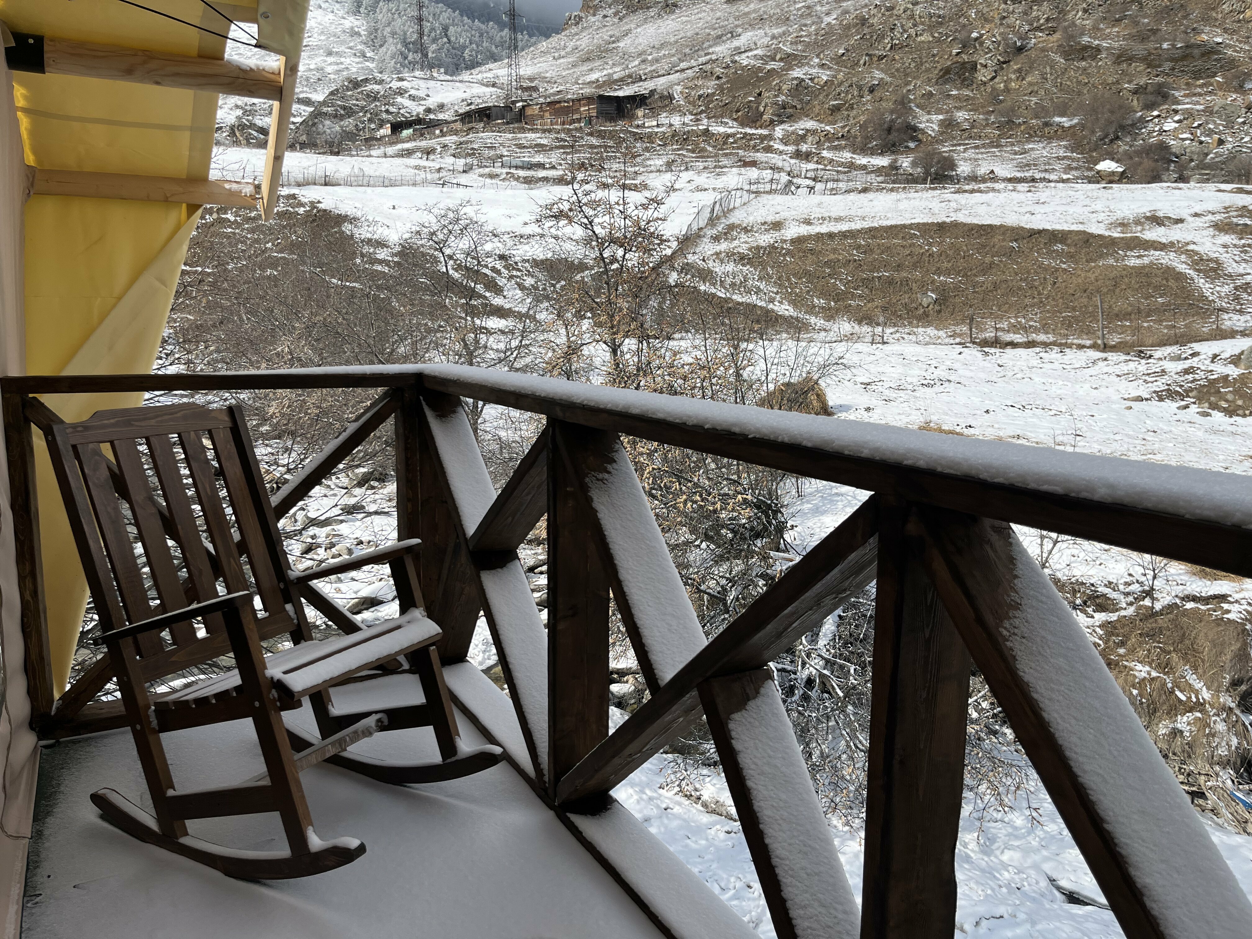 Кровать в общем 4-местном номере для мужчин и женщин