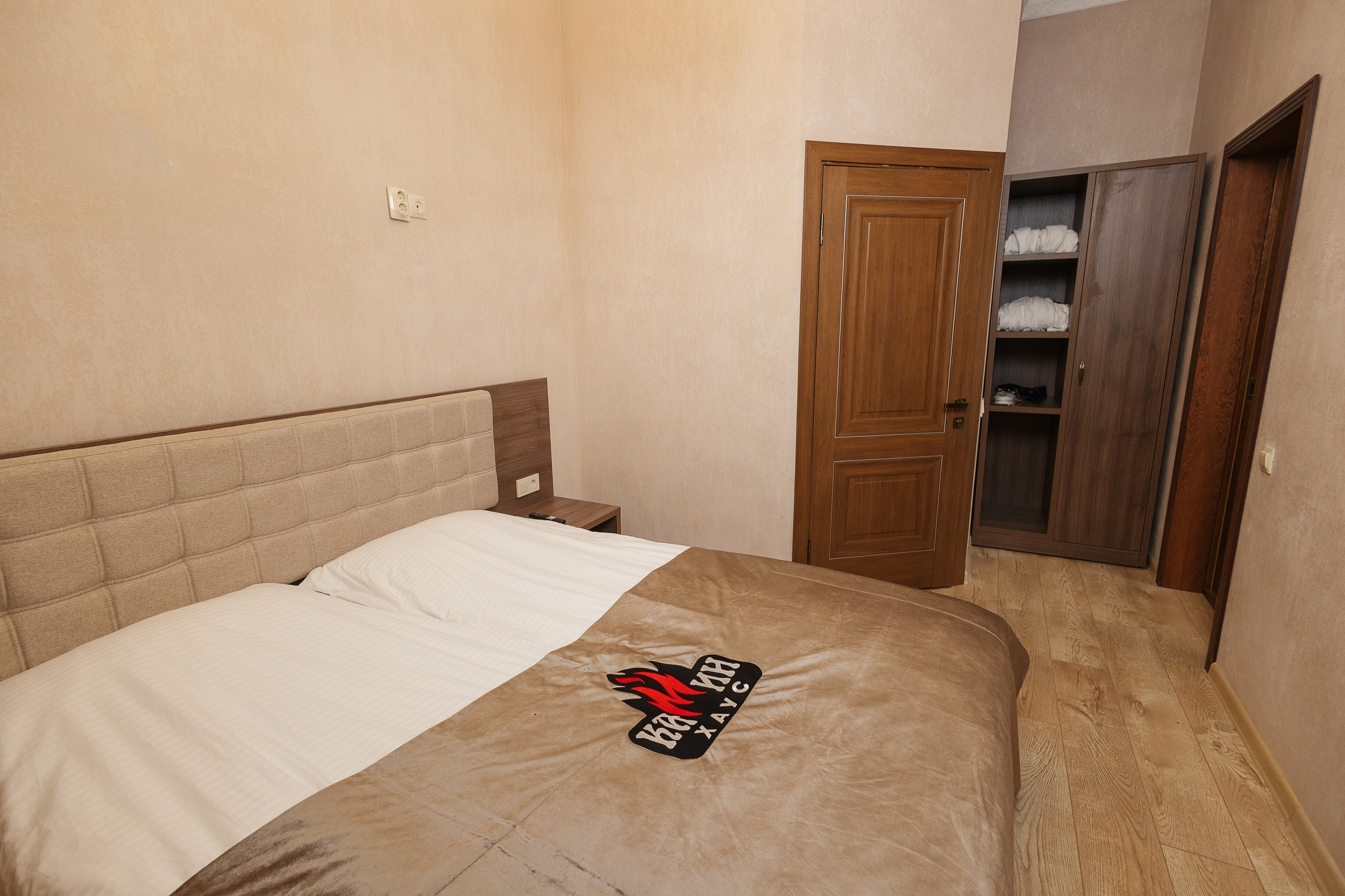 семейный 2-х комнатный с камином