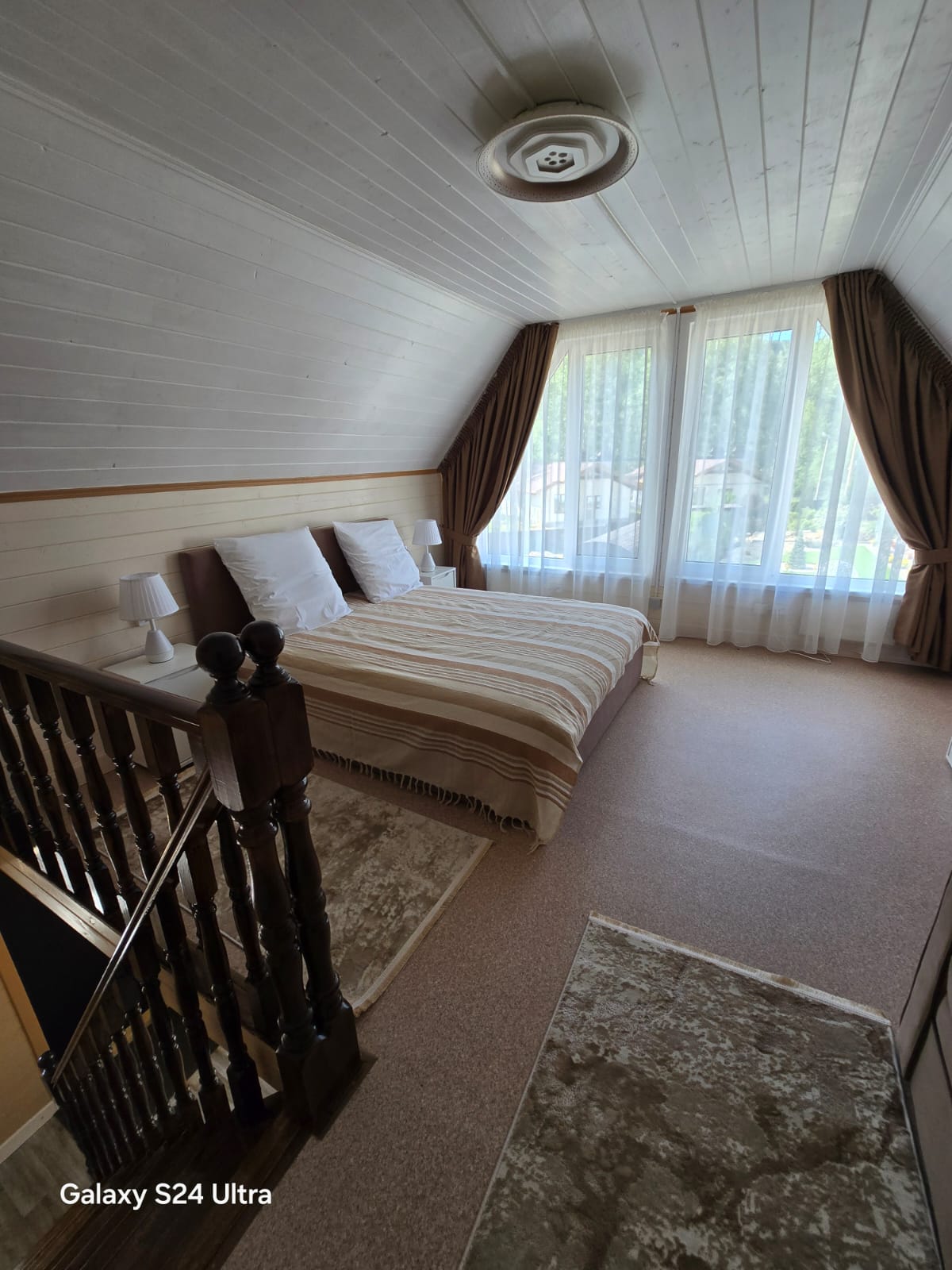 Семейный номер с видом на горы