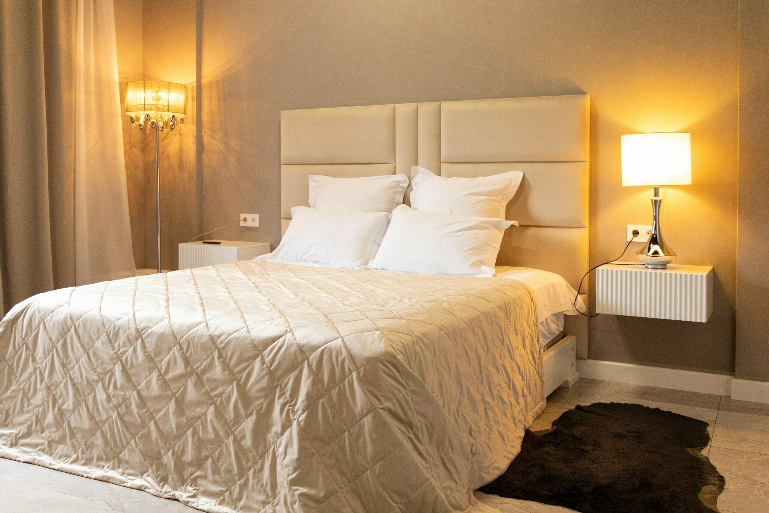 Двухкомнатная комната с собственным двориком