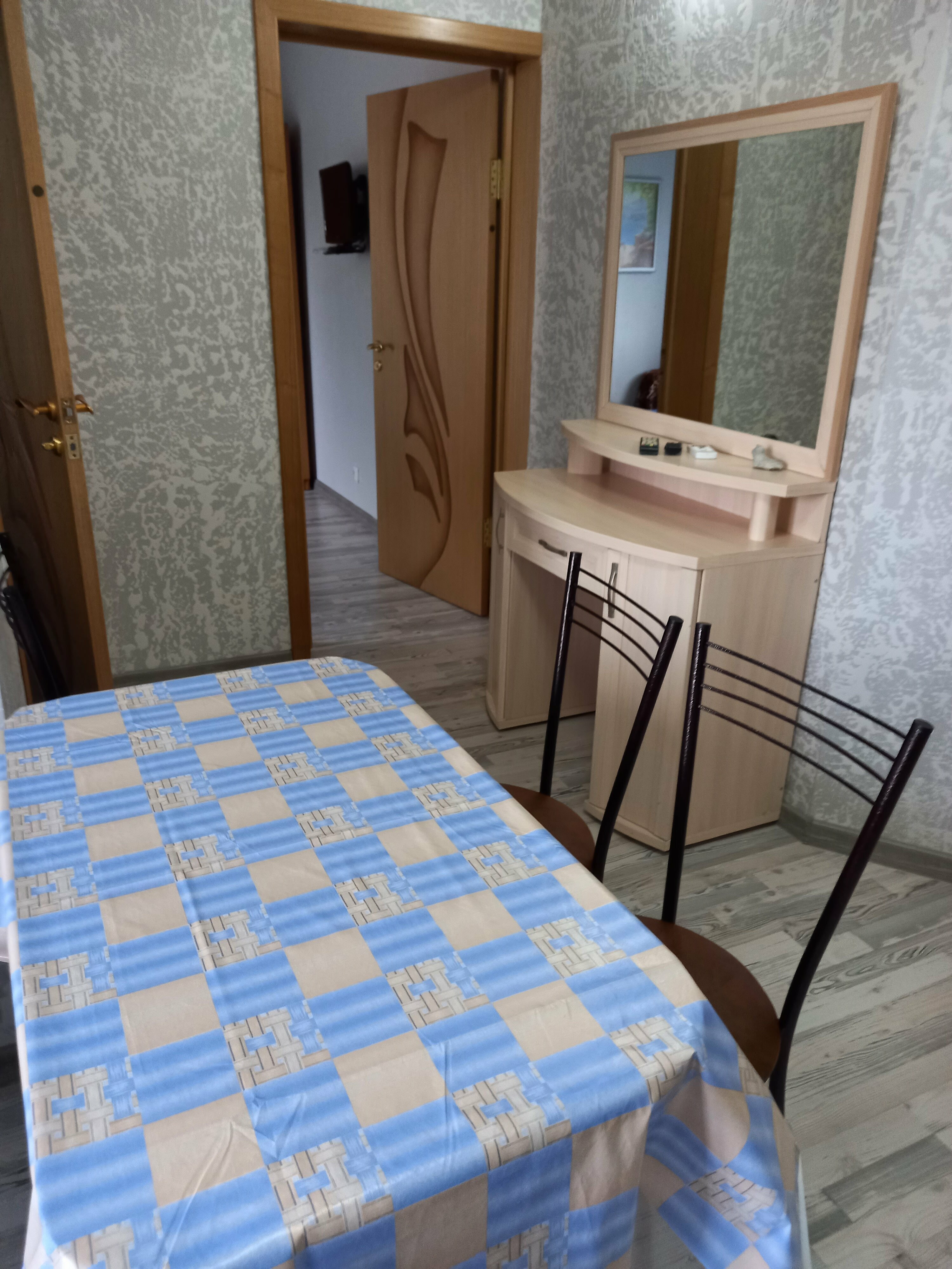 Семейный номер с боковым видом на море