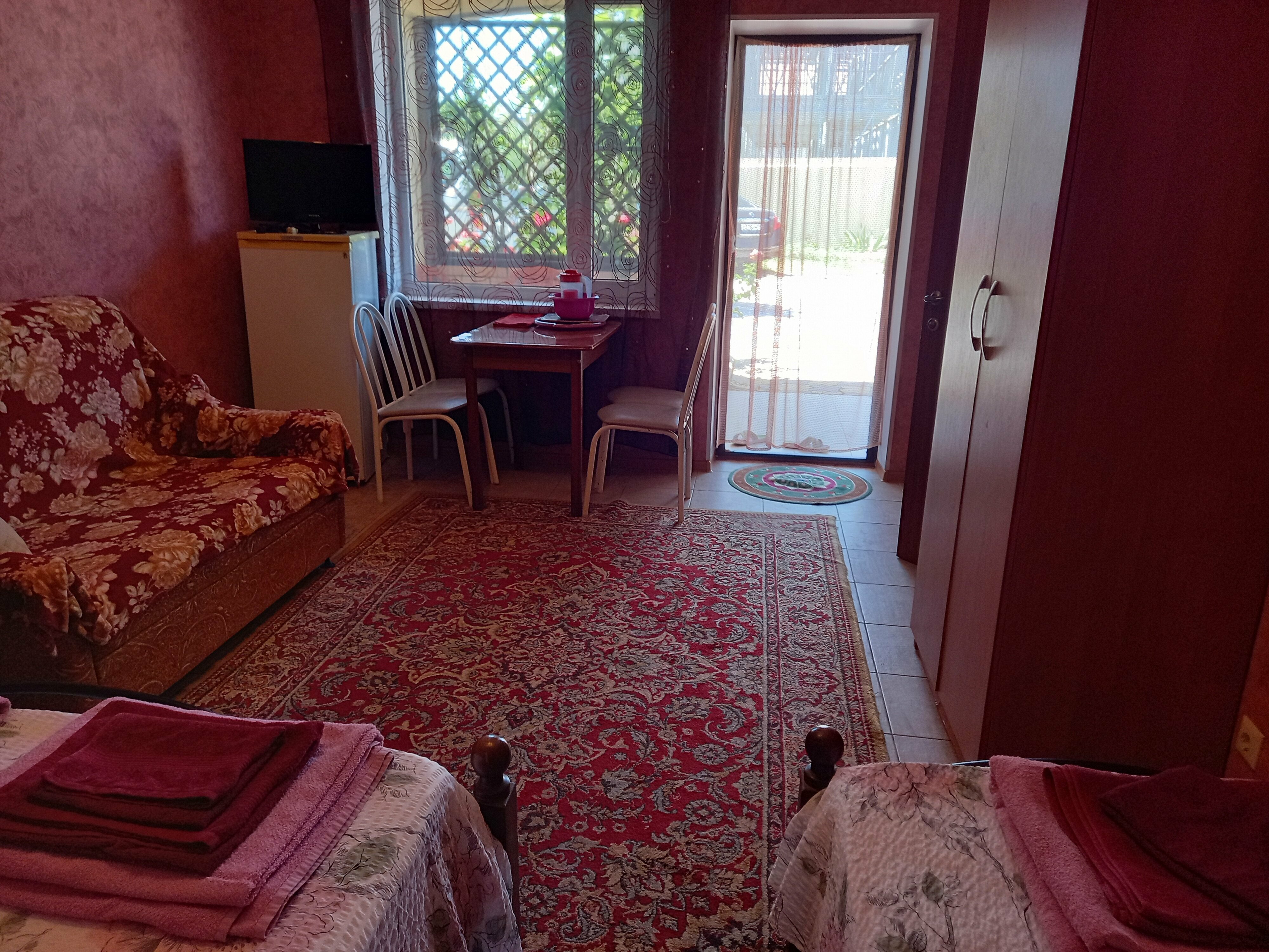 Трехместный номер с балконом