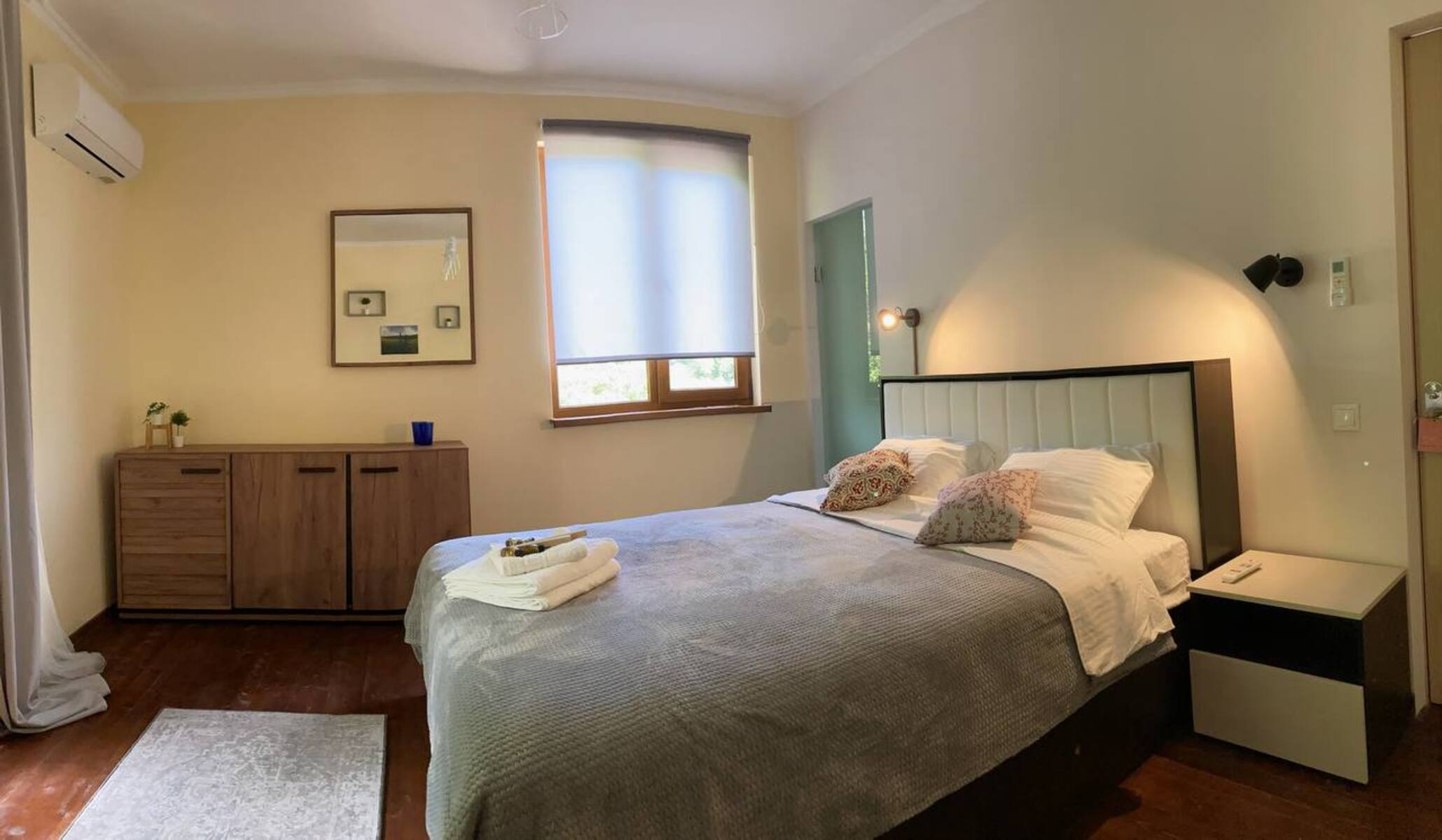 Стандарт с двуспальной кроватью и креслом-кроватью