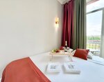 Комфорт Двуспальный Диван с Балконом в Metro Apartments