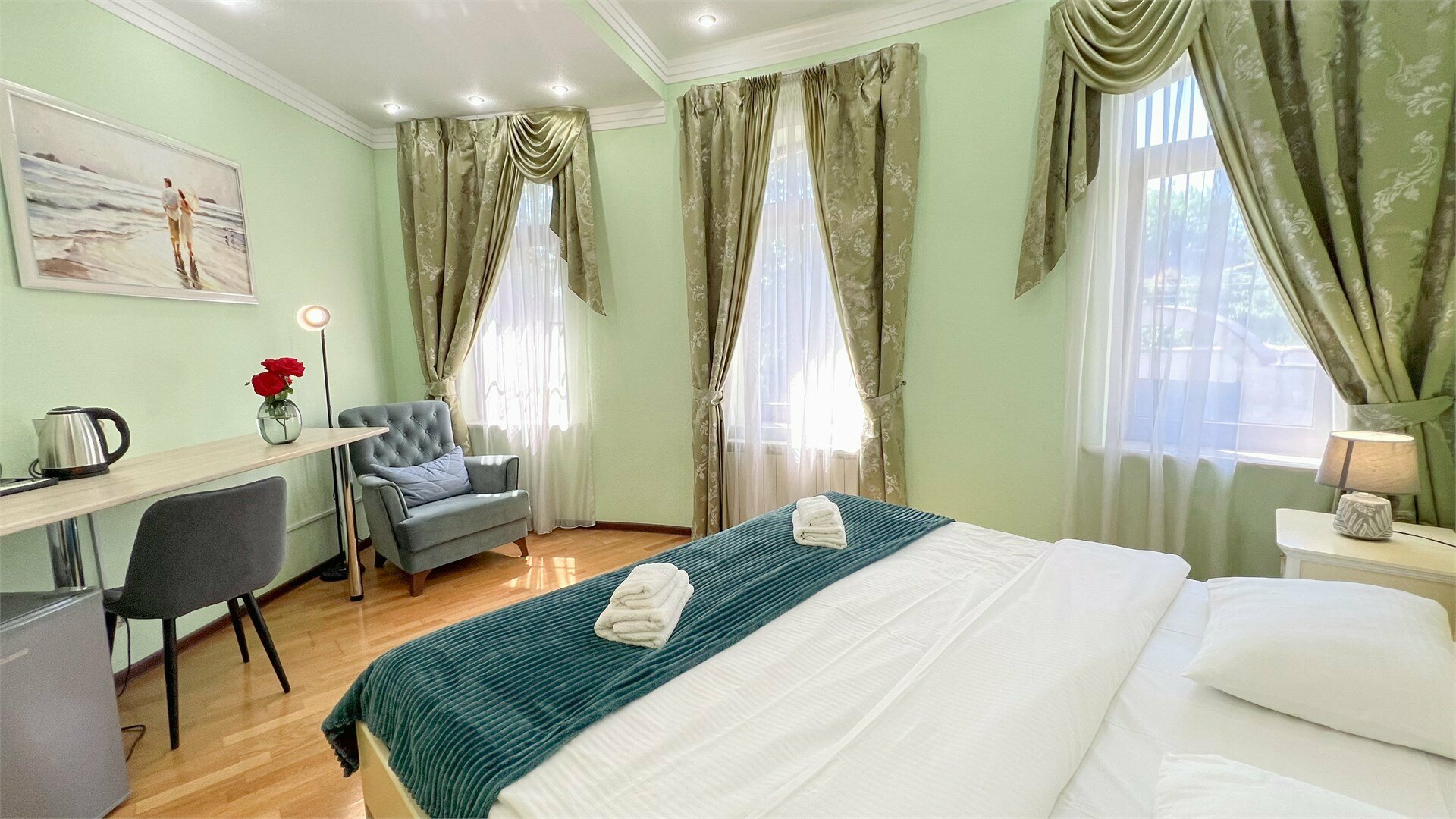 203 - Двухместная комната с кроватью размера "king-size". Собственная ванная комната