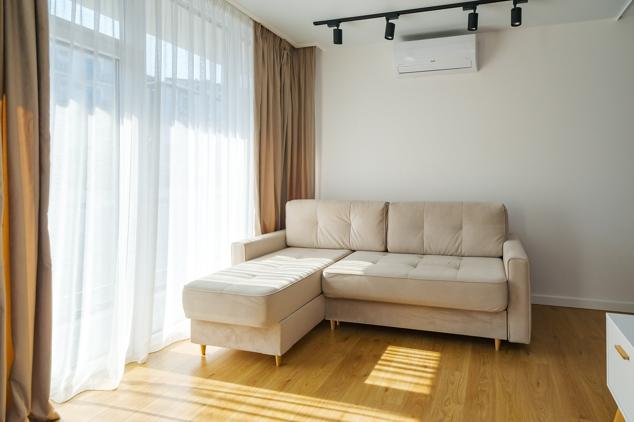 4-х местные апартаменты с балконом в жк c круглогодично подогреваемым бассейном +32 ° "Alicekeys" 7/91