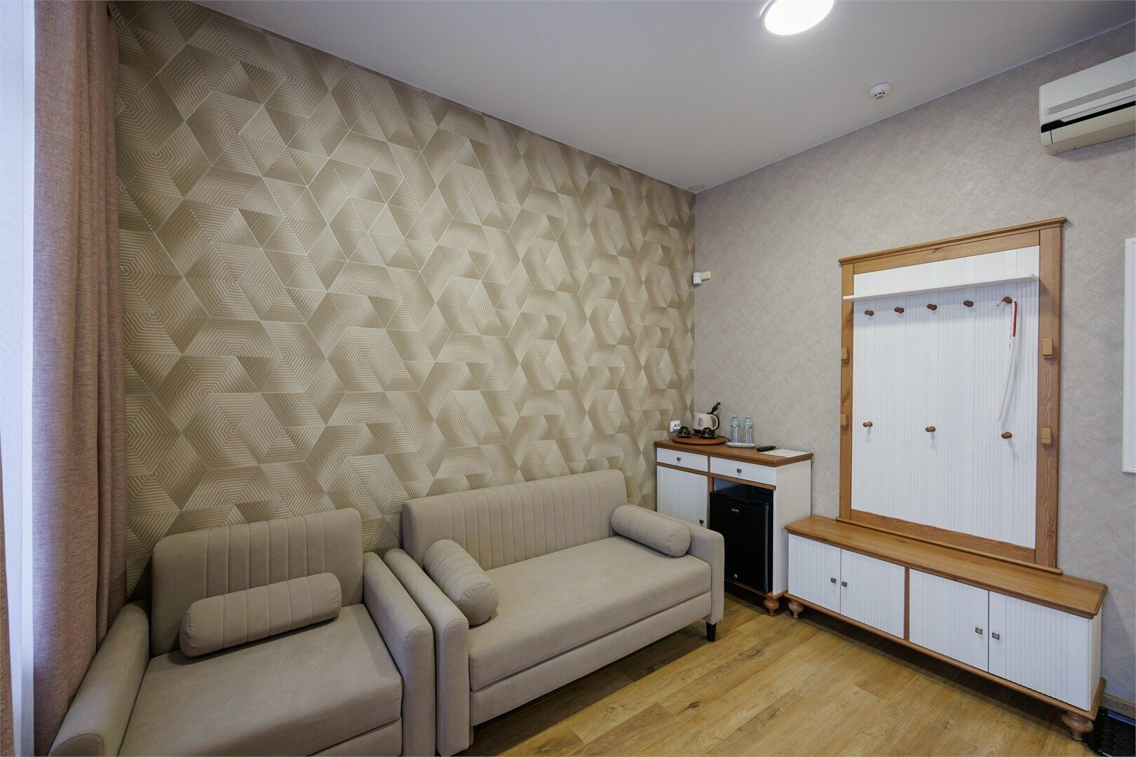 Трехместный люкс с видом на Волгу