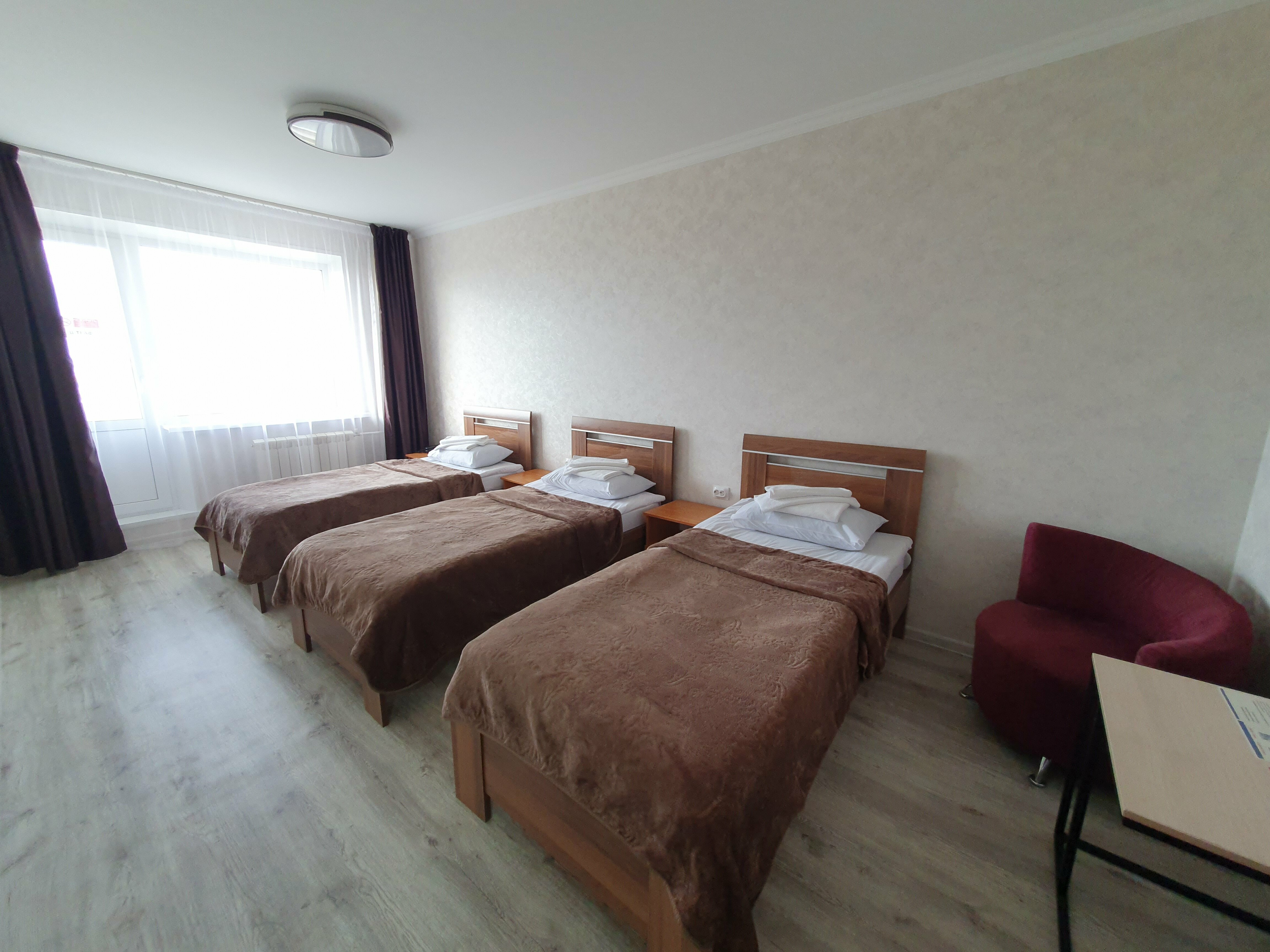 Односпальная кровать в общем номере