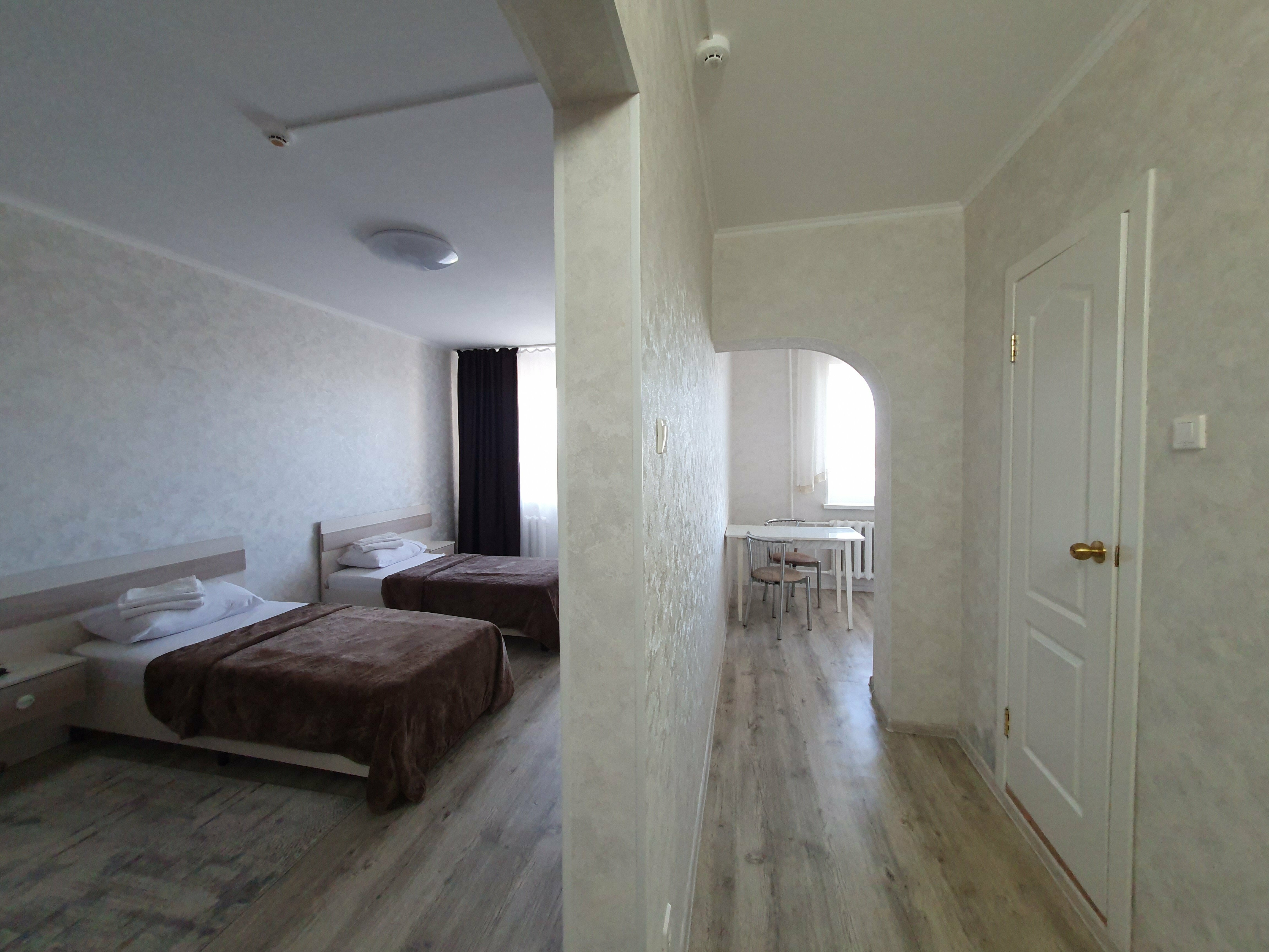 Односпальная кровать в общем номере